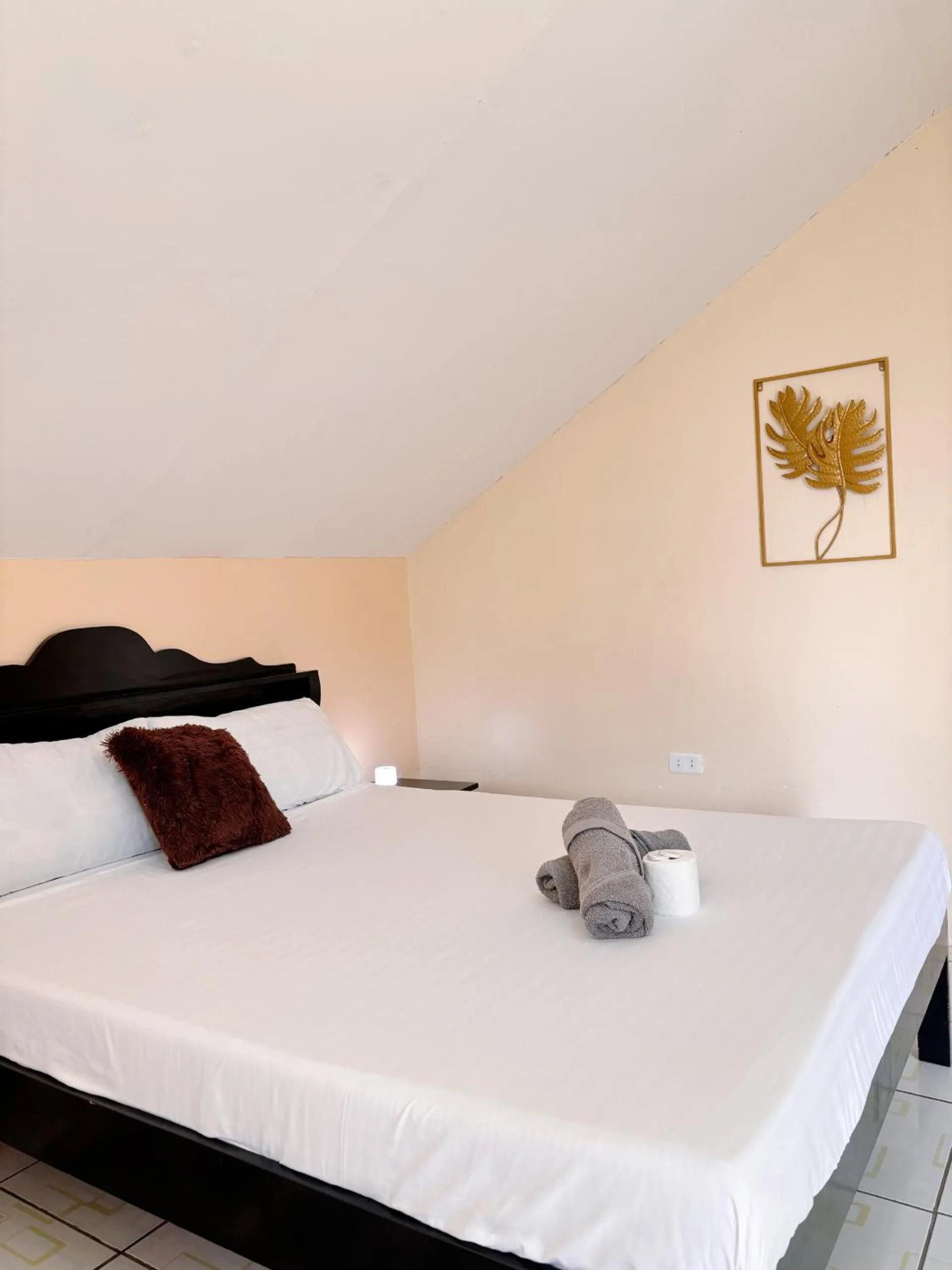 Bed in Hotel Sisters Inn