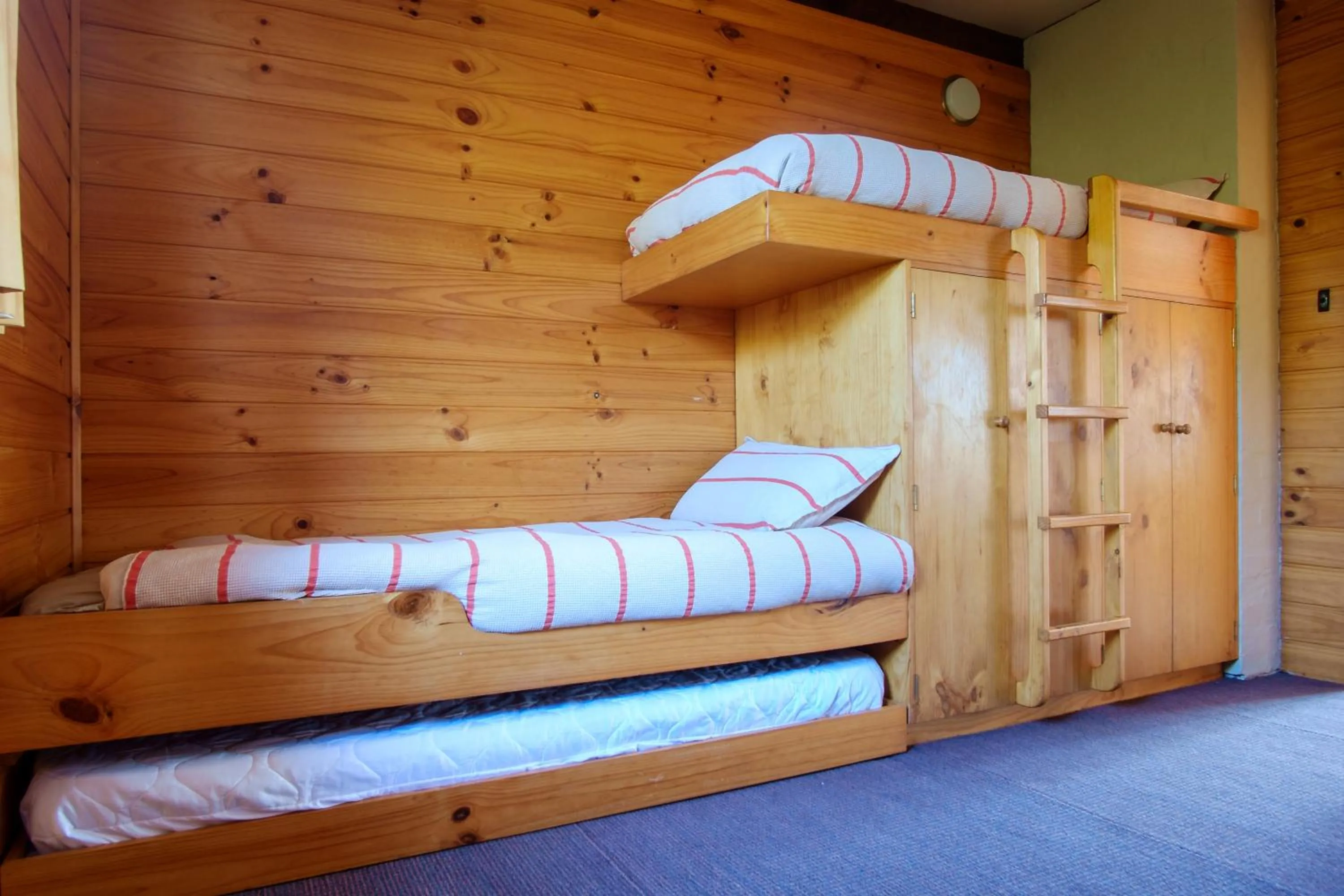 Bedroom, Bed in Edge of the Bay