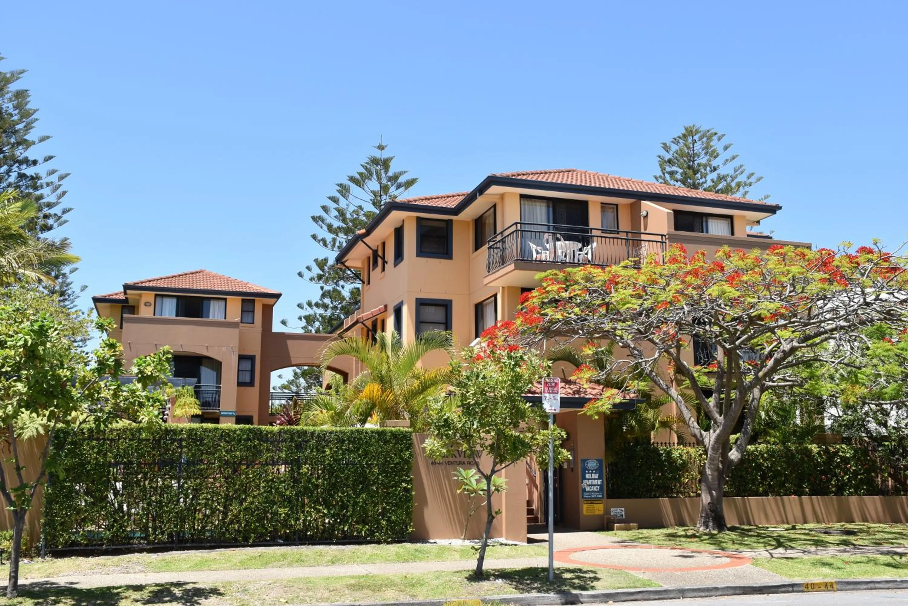 Property logo or sign in Mermaid Beach Park View