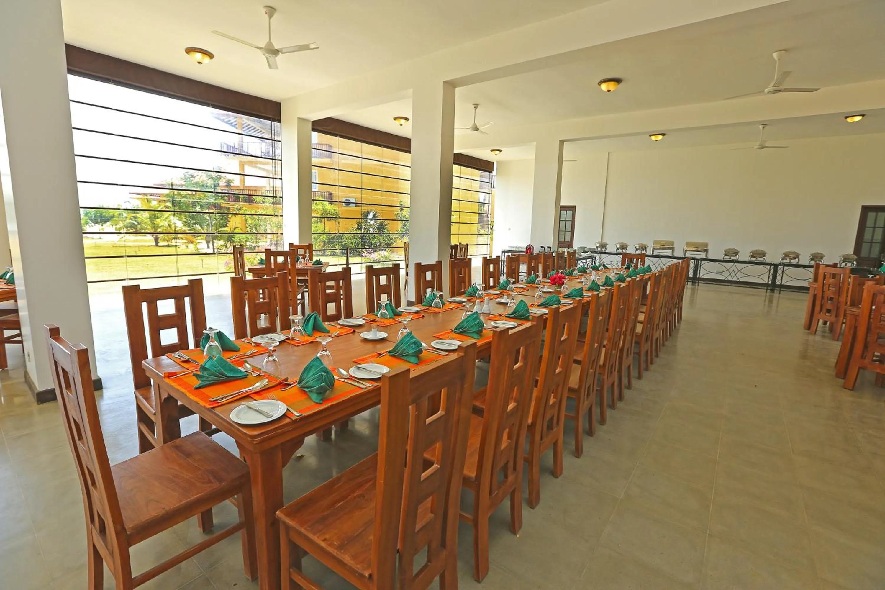 Restaurant/places to eat in Passi Villa