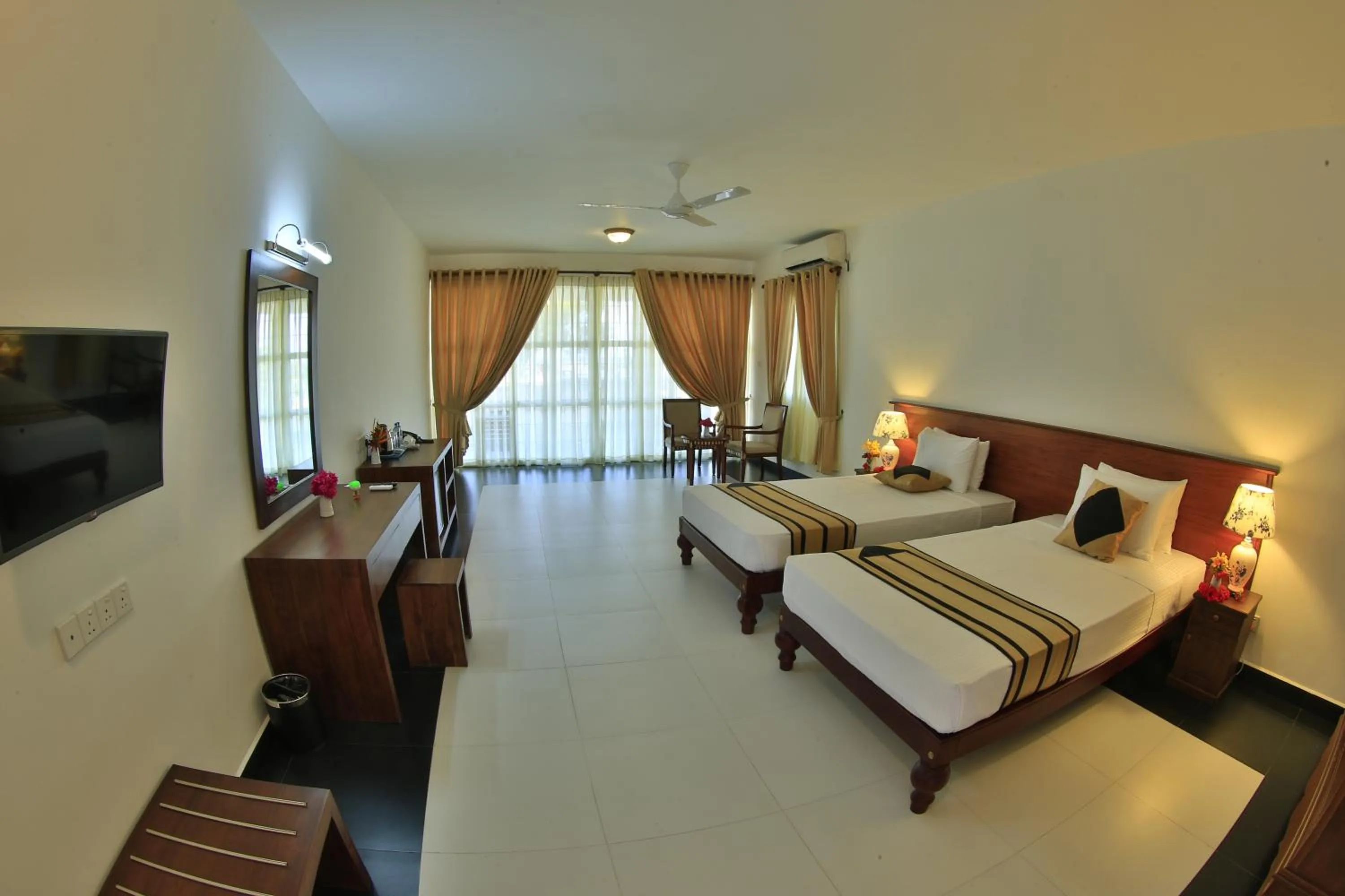 Photo of the whole room, Bed in Passi Villa