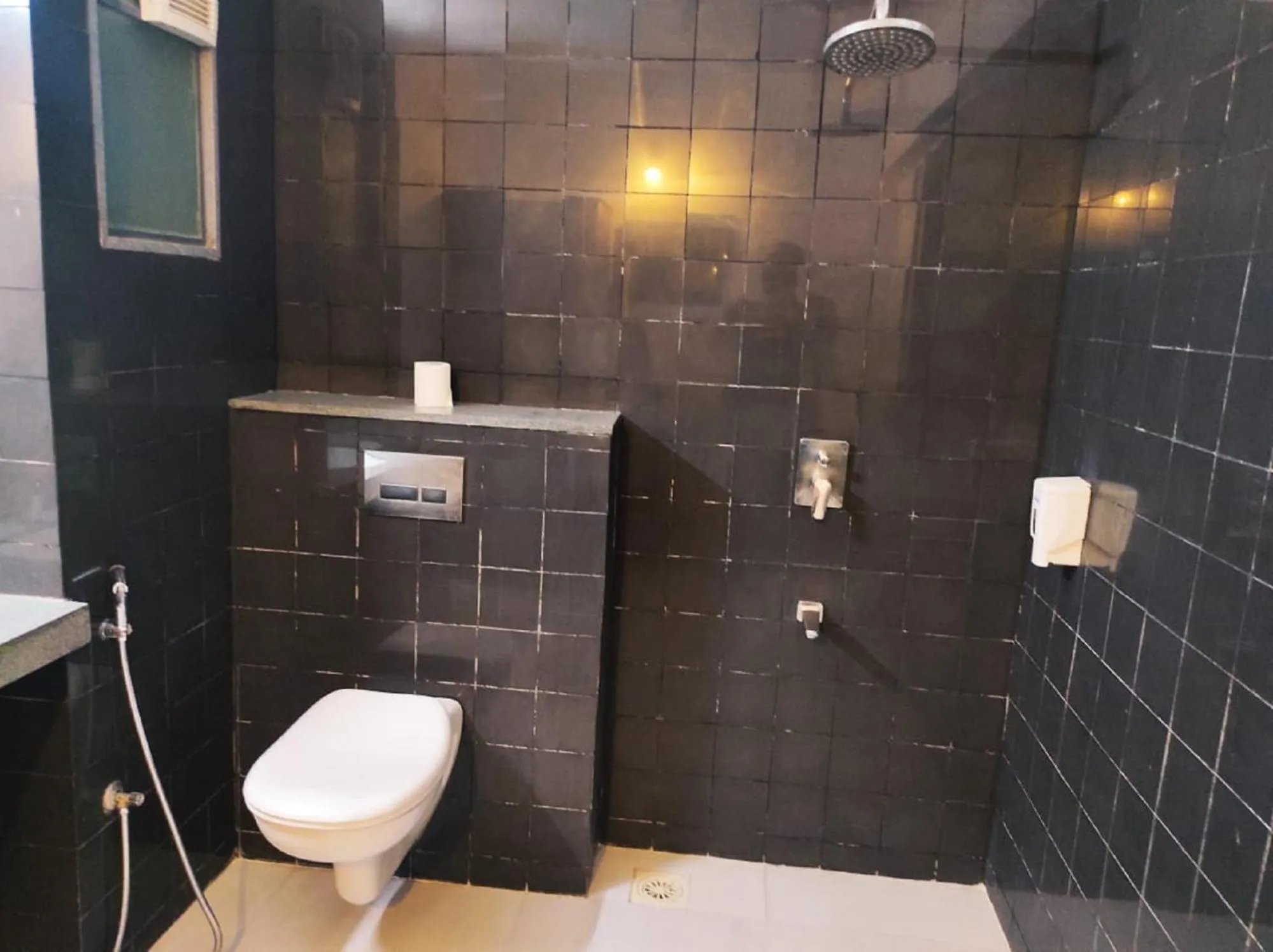 Shower in Krishna Inn - Royal Hotels