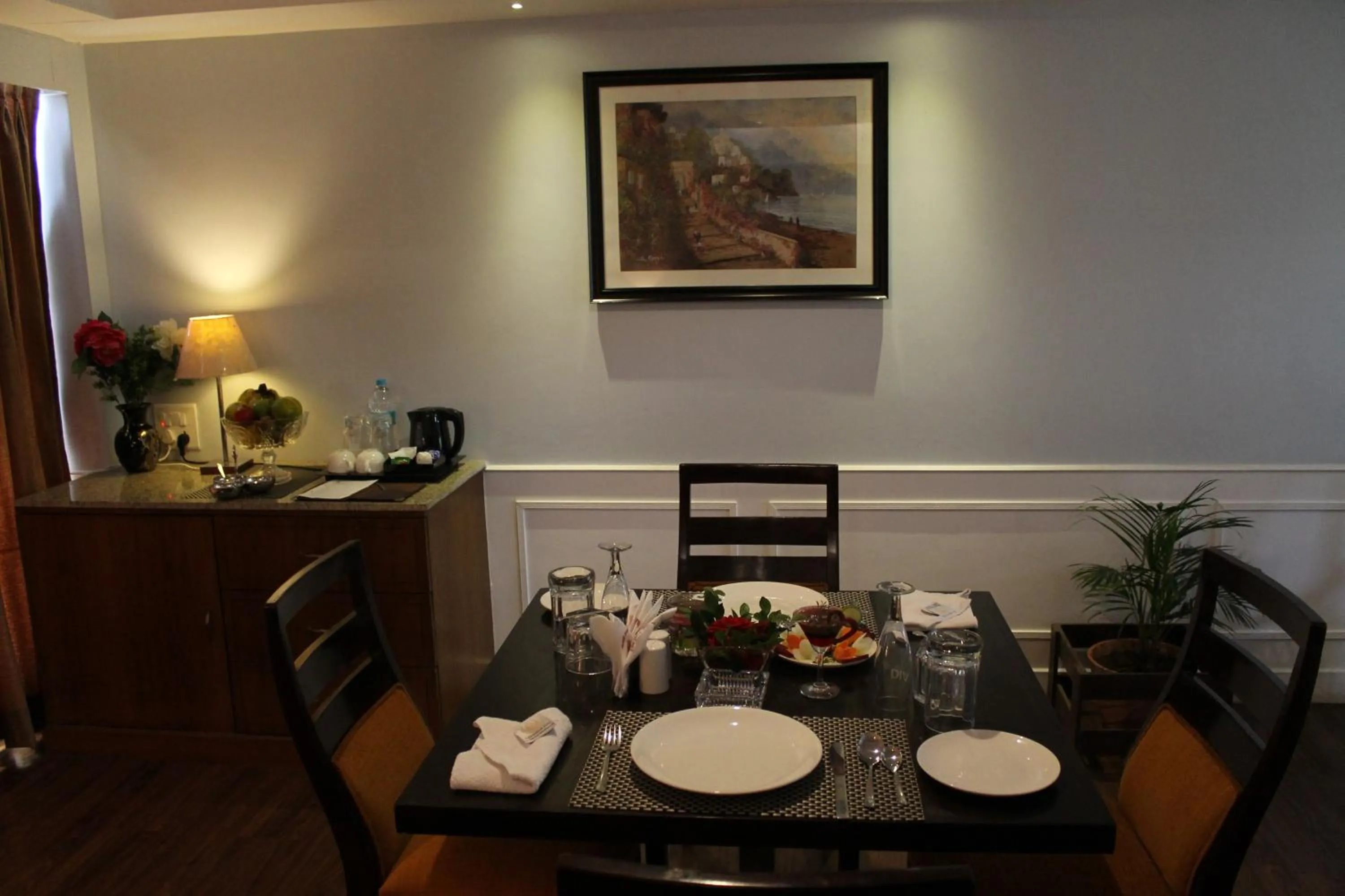 Food and drinks in Krishna Inn - Royal Hotels