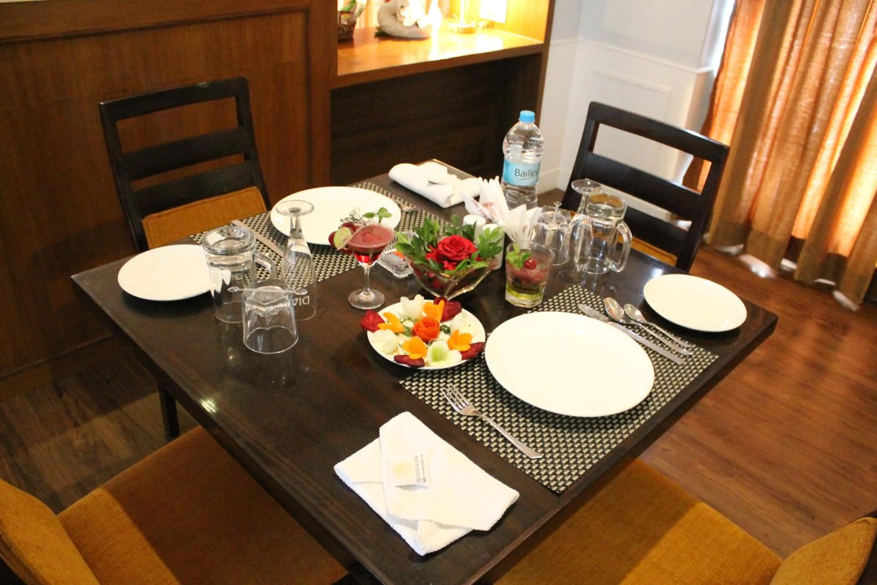 Food and drinks in Krishna Inn - Royal Hotels