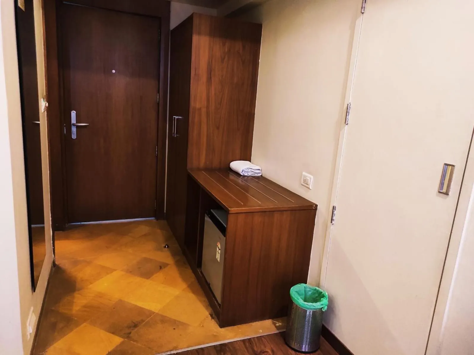 wardrobe in Krishna Inn - Royal Hotels