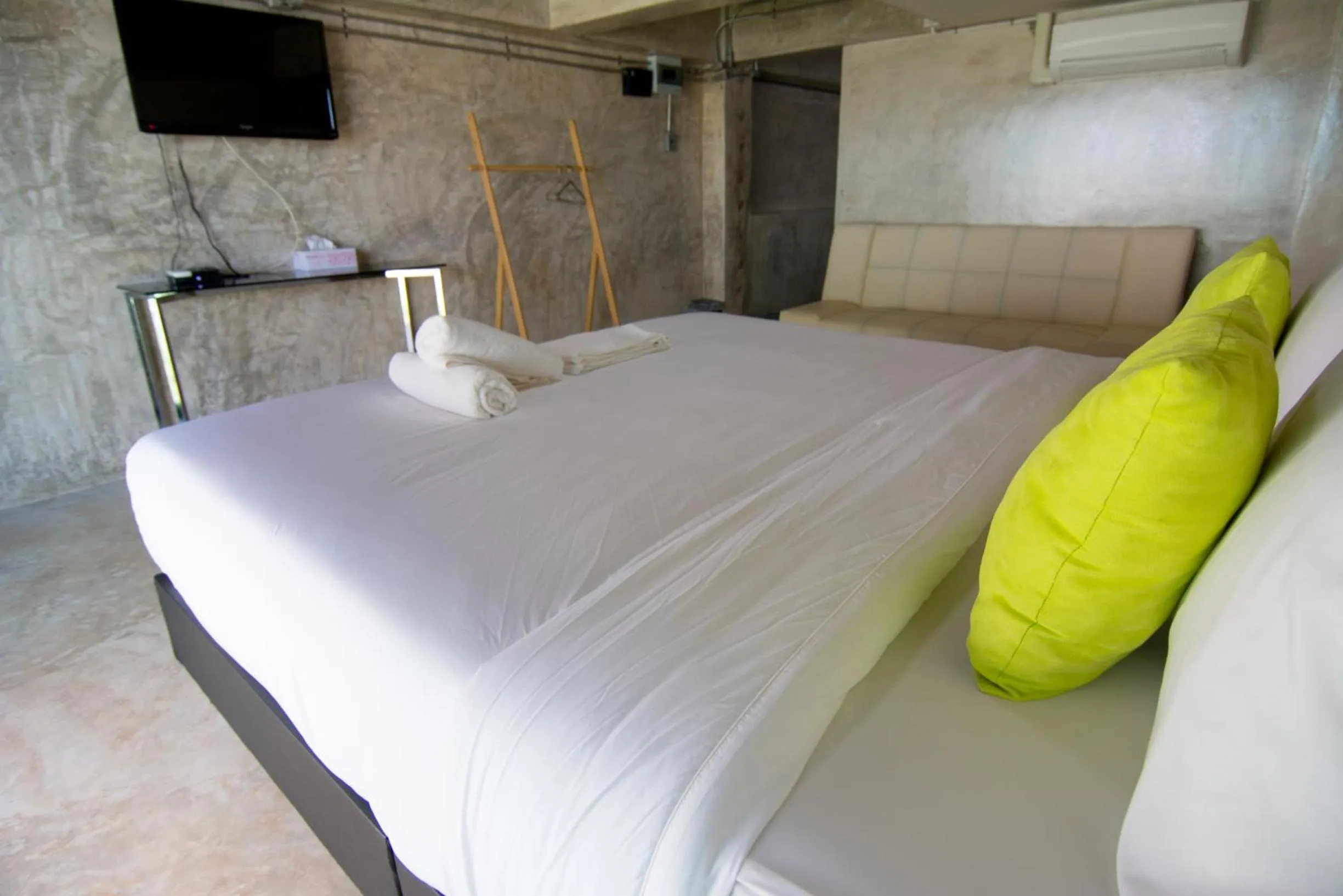 Photo of the whole room, Bed in Sunee Boutique Hotel