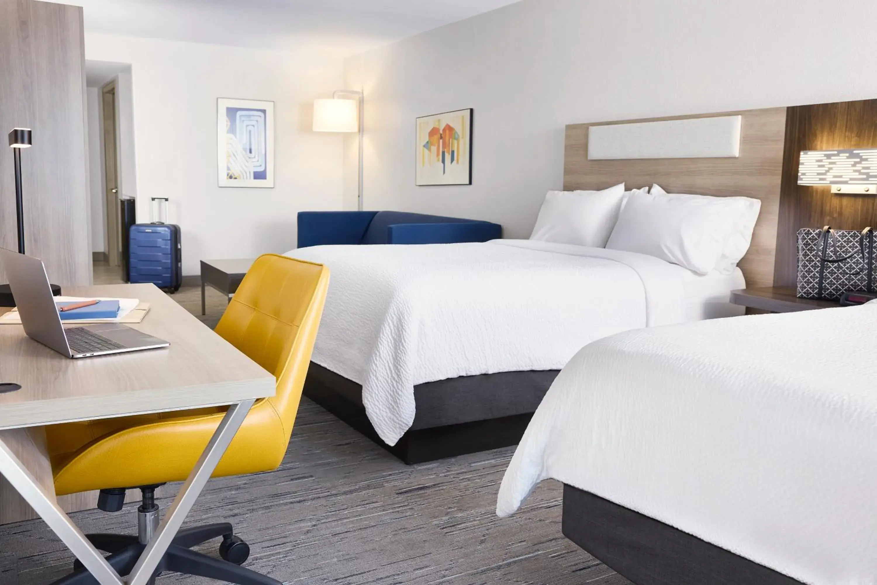Queen Suite with Two Queen Beds in Holiday Inn Express & Suites Roseburg North by IHG Queen Suite with Two Queen Beds in Holiday Inn Express & Suites Roseburg North by IHG