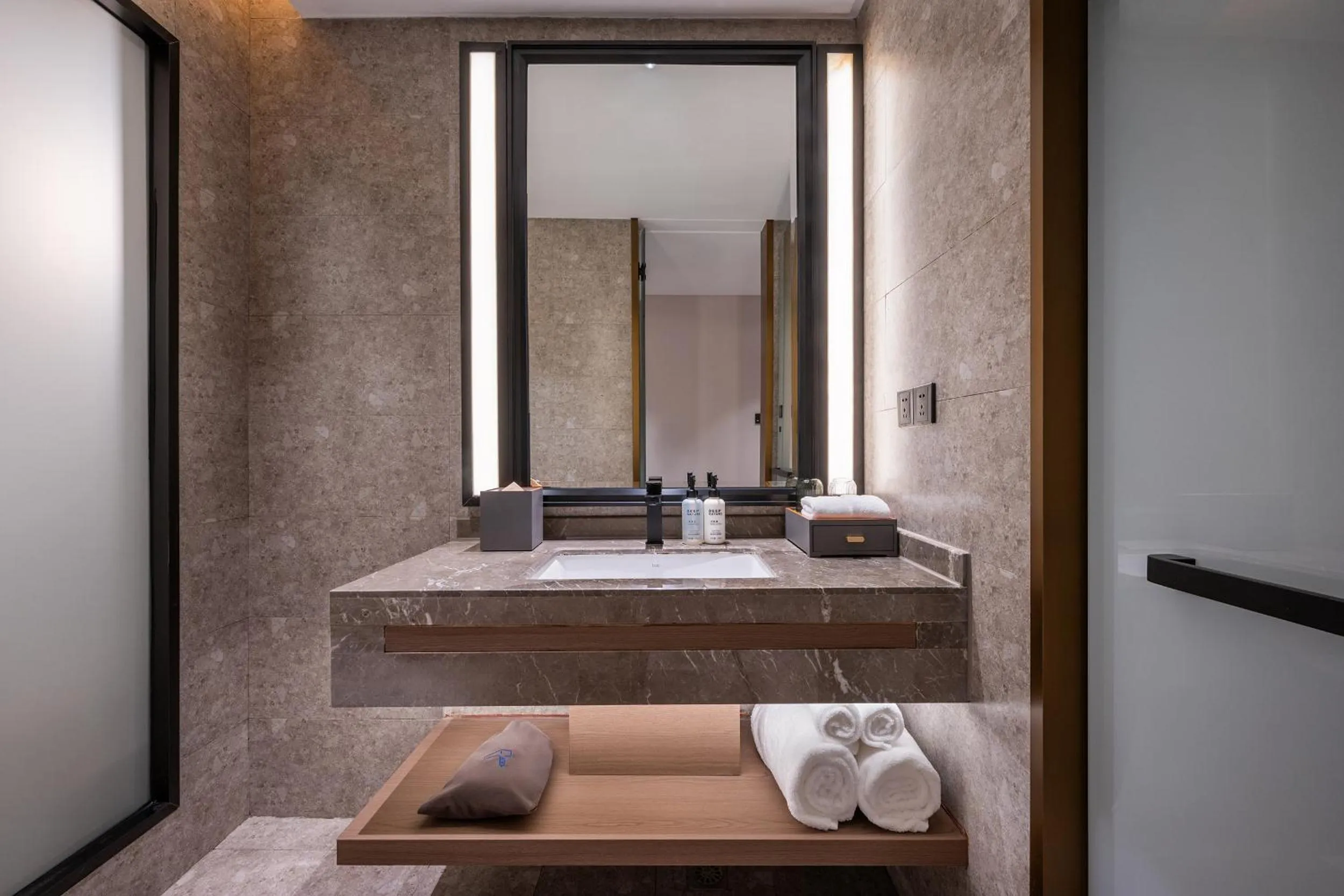 Toilet in Novotel Hangzhou Xintiandi