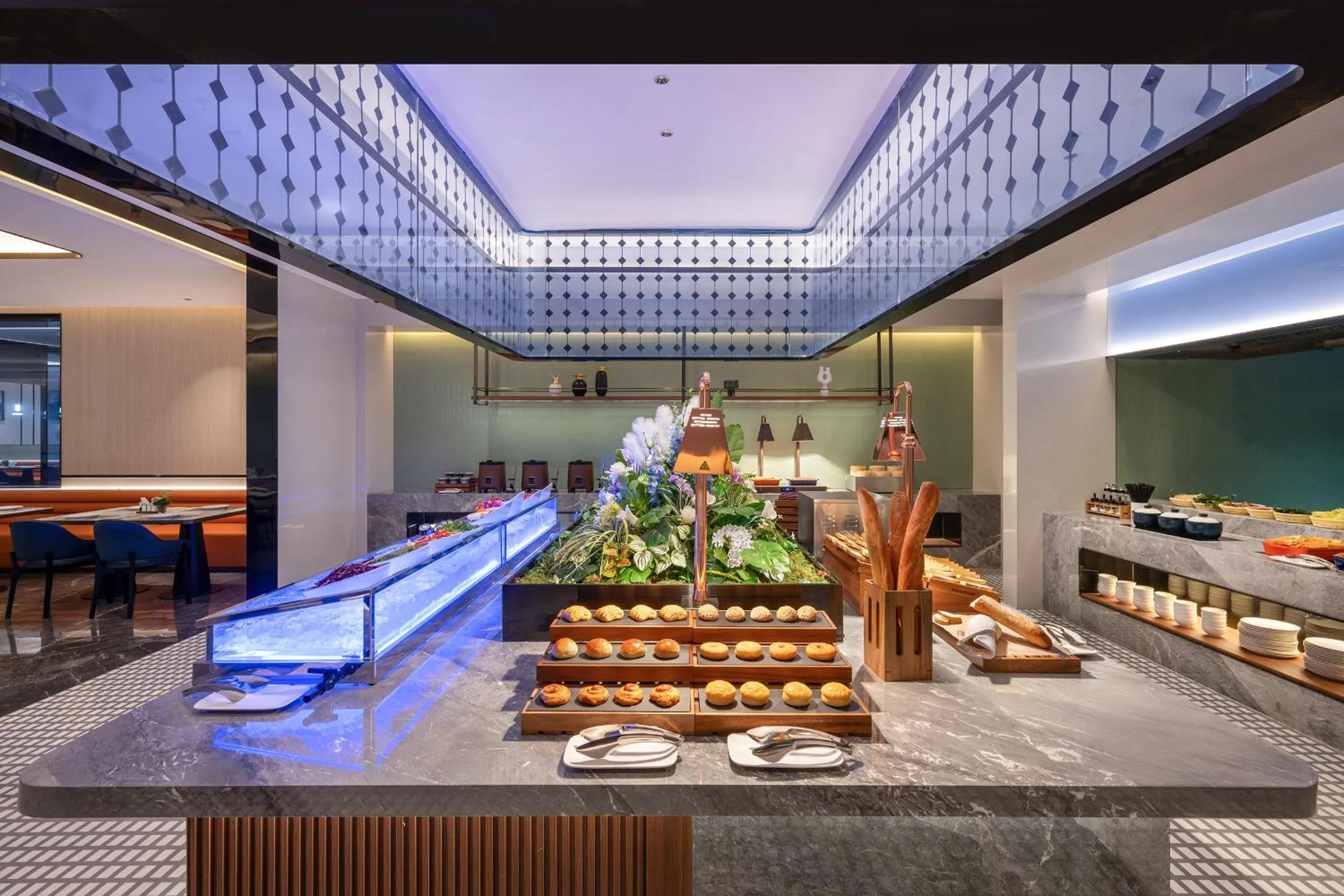Restaurant/places to eat in Novotel Hangzhou Xintiandi