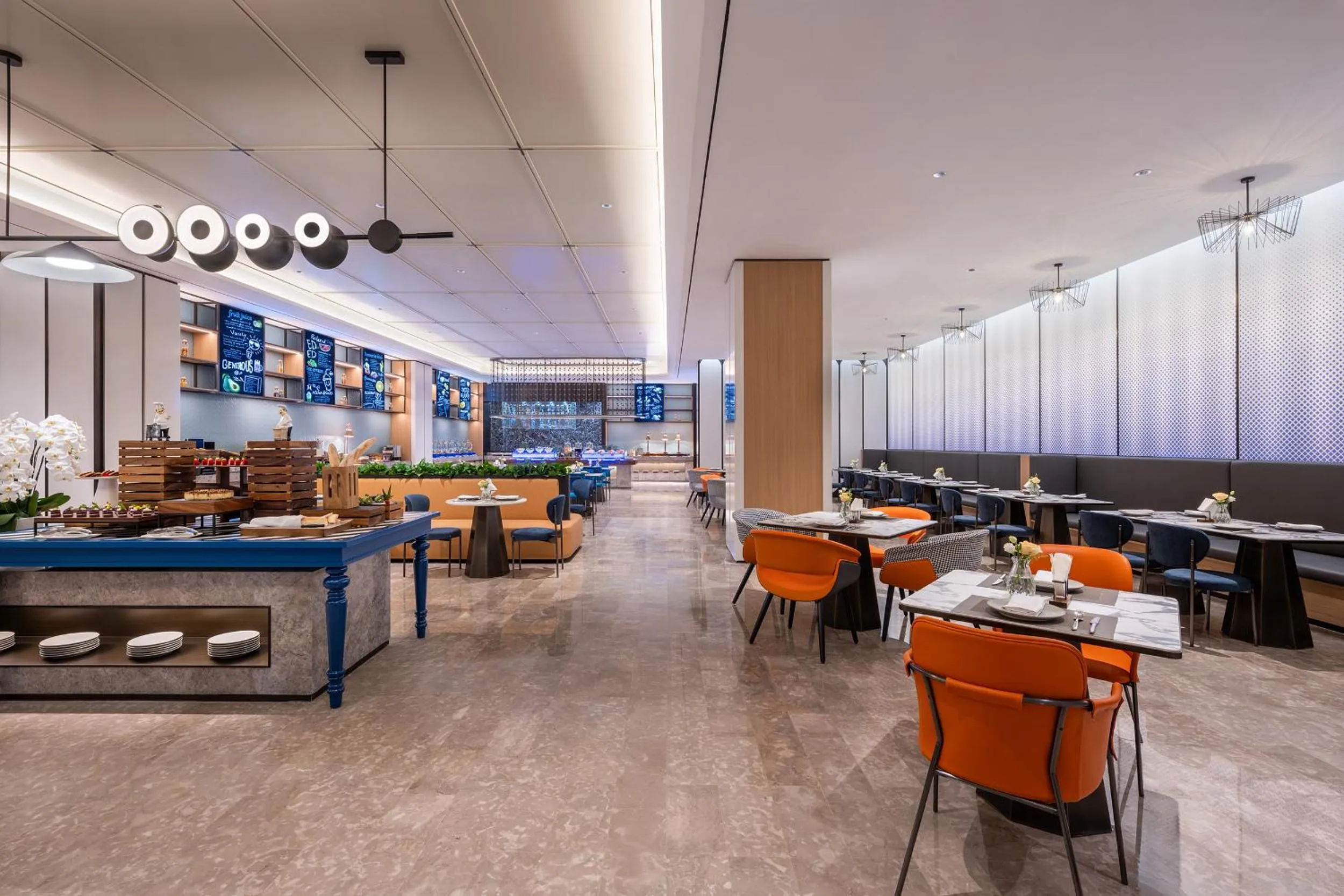 Restaurant/places to eat in Novotel Shanghai Hongqiao International Airport