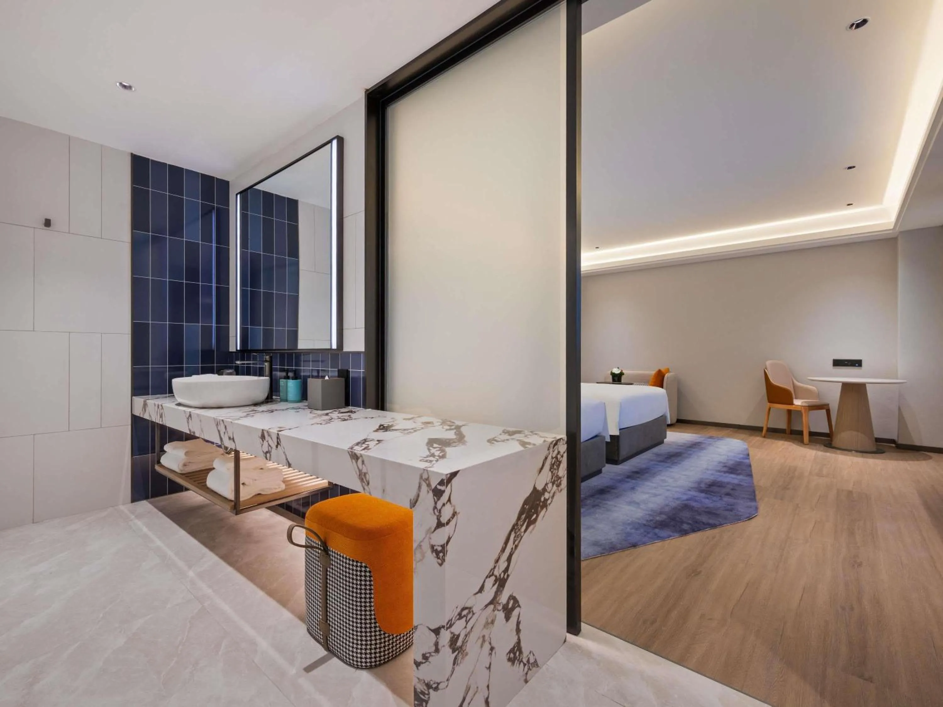 Bedroom, Bed in Novotel Shanghai Hongqiao International Airport