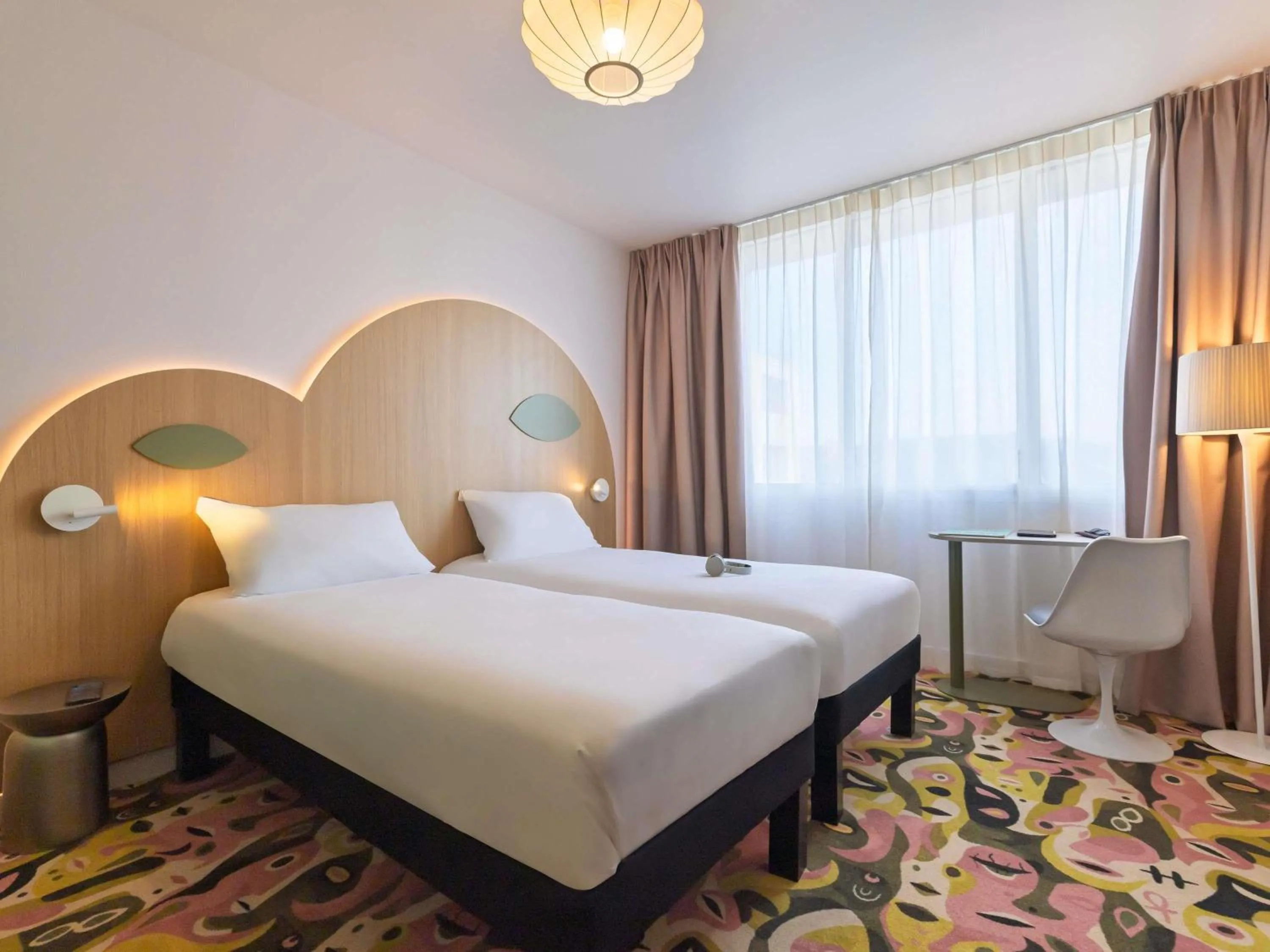 Bedroom, Bed in ibis Styles Metz Centre