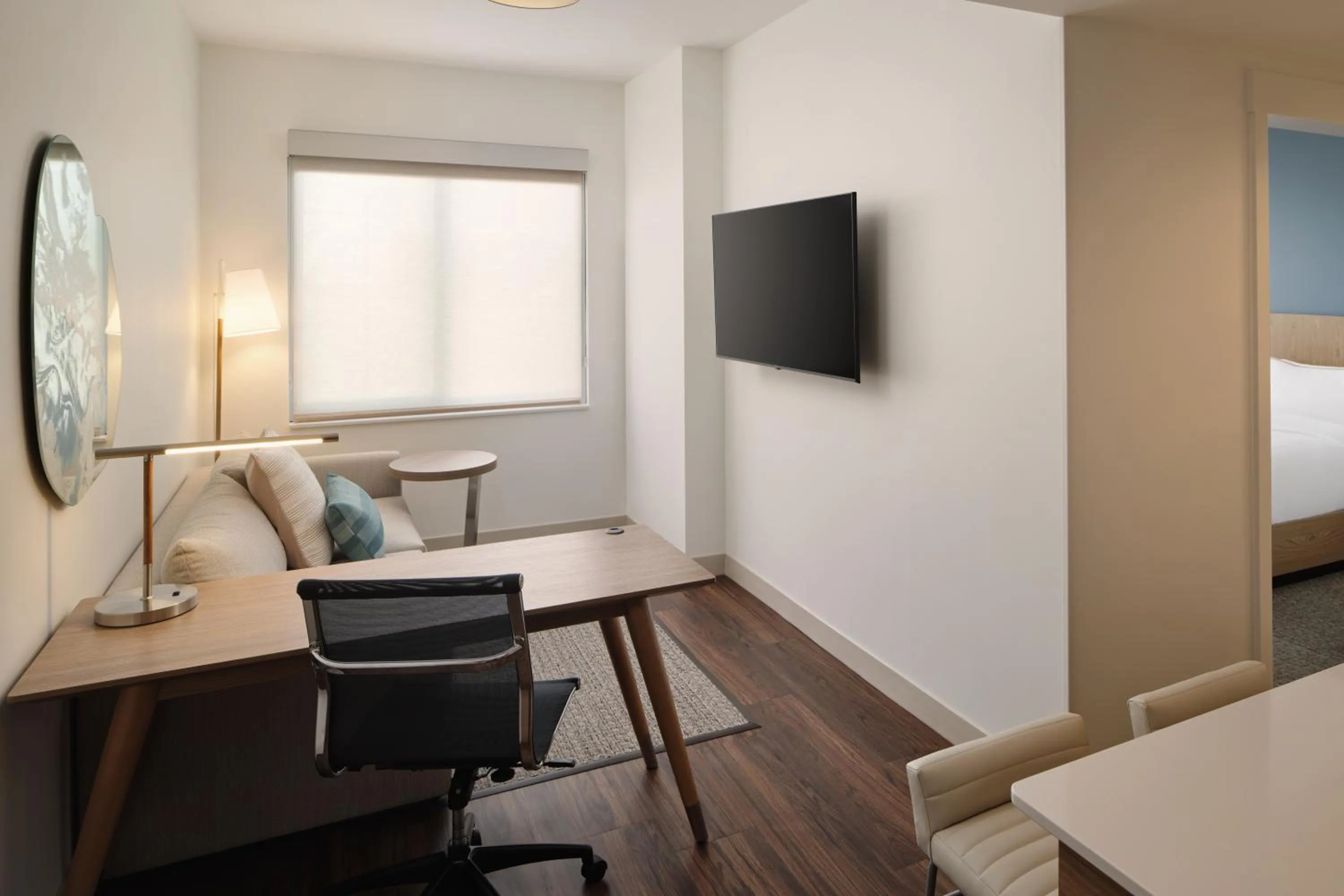 Seating area, Bed in Element Pooler Savannah Airport