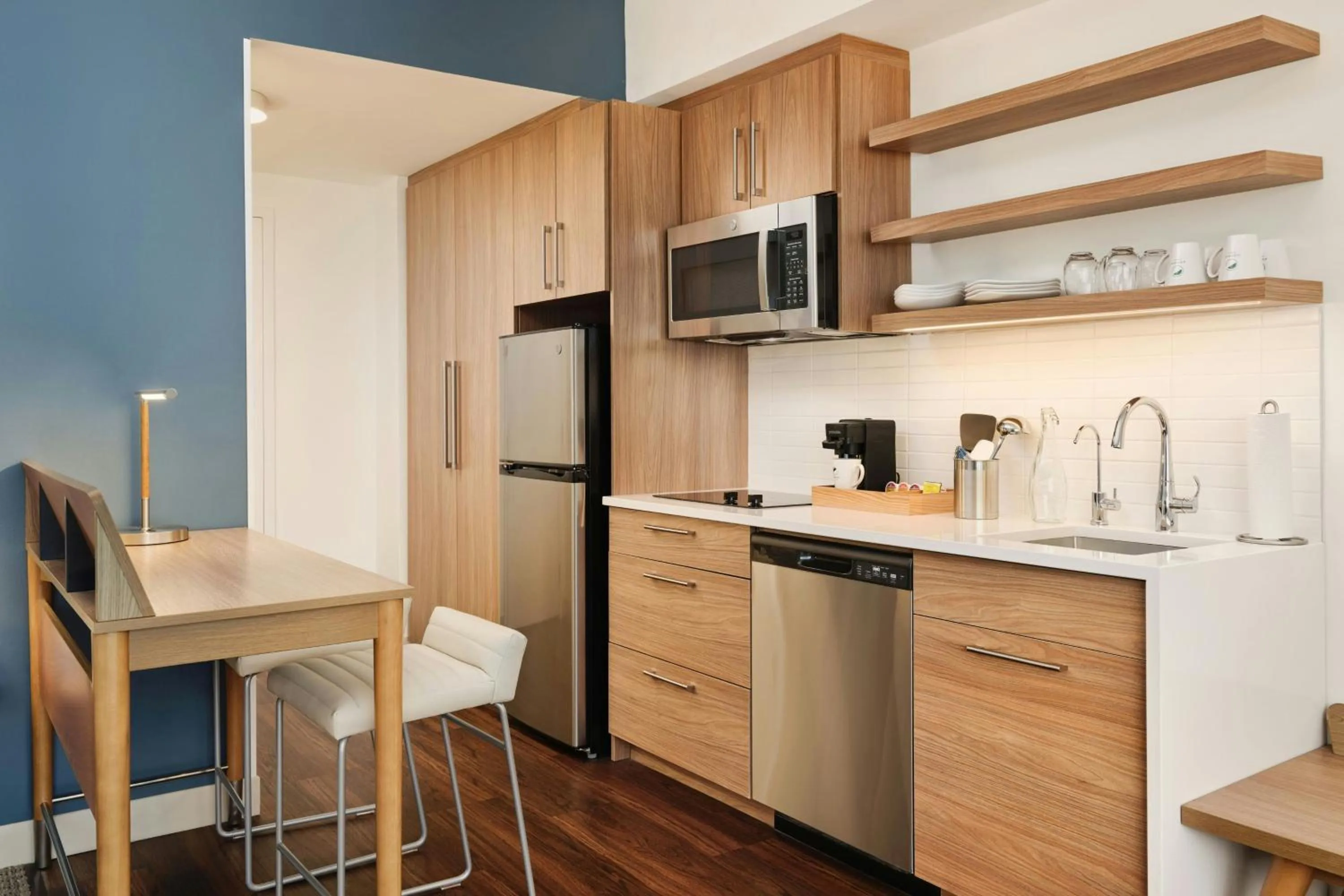 Kitchen or kitchenette in Element Pooler Savannah Airport