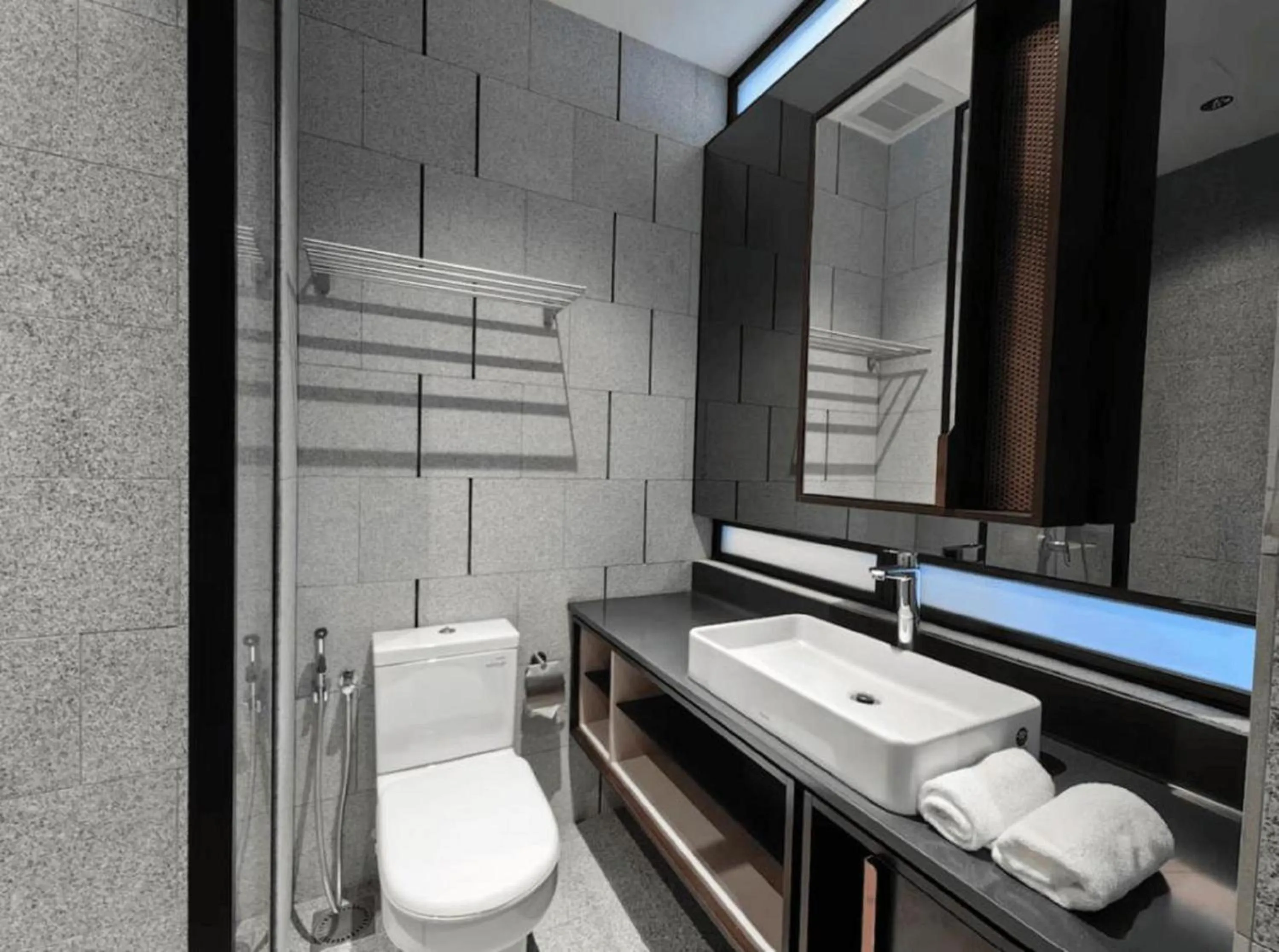 Toilet in Scarletz Service Suites KLCC