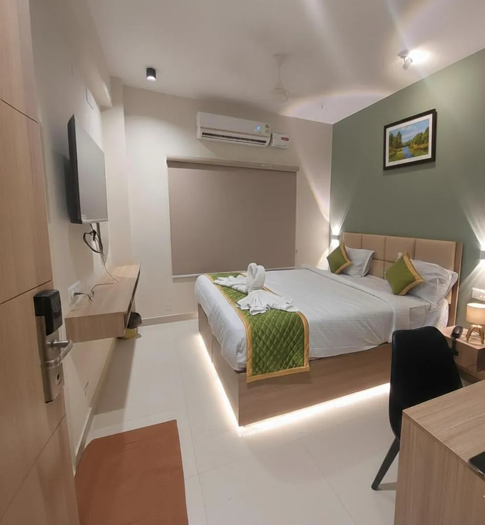 Photo of the whole room, Bed in Elegant Residency