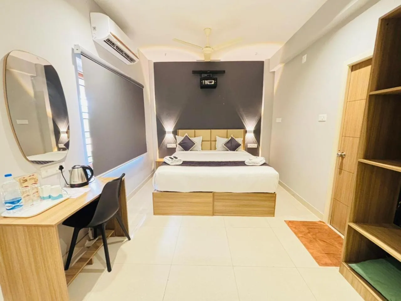 Bed in Elegant Residency