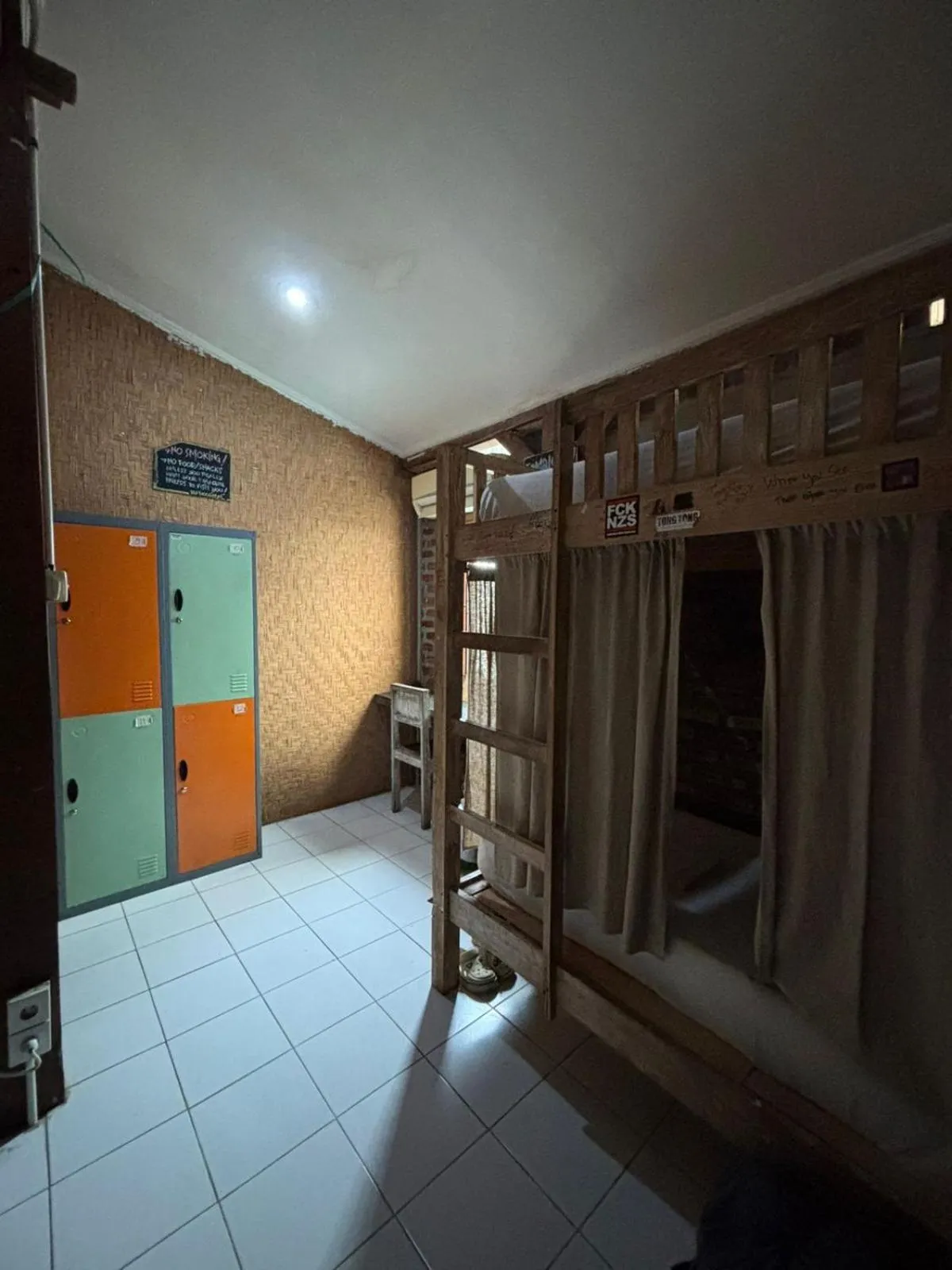 Property building, Bed in Da Housetel Kuta