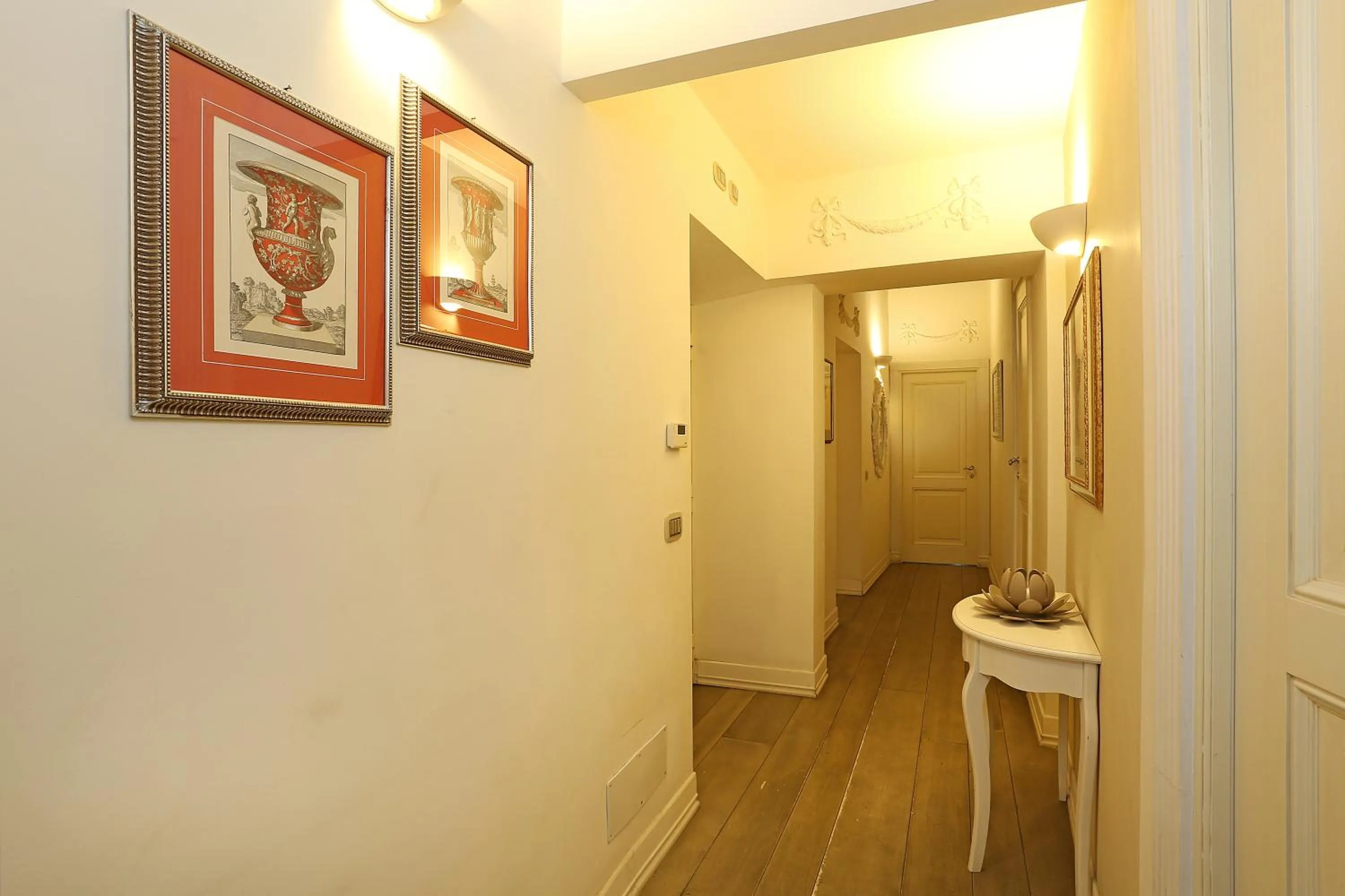 Decorative detail in Piazzetta de' Monti Suites