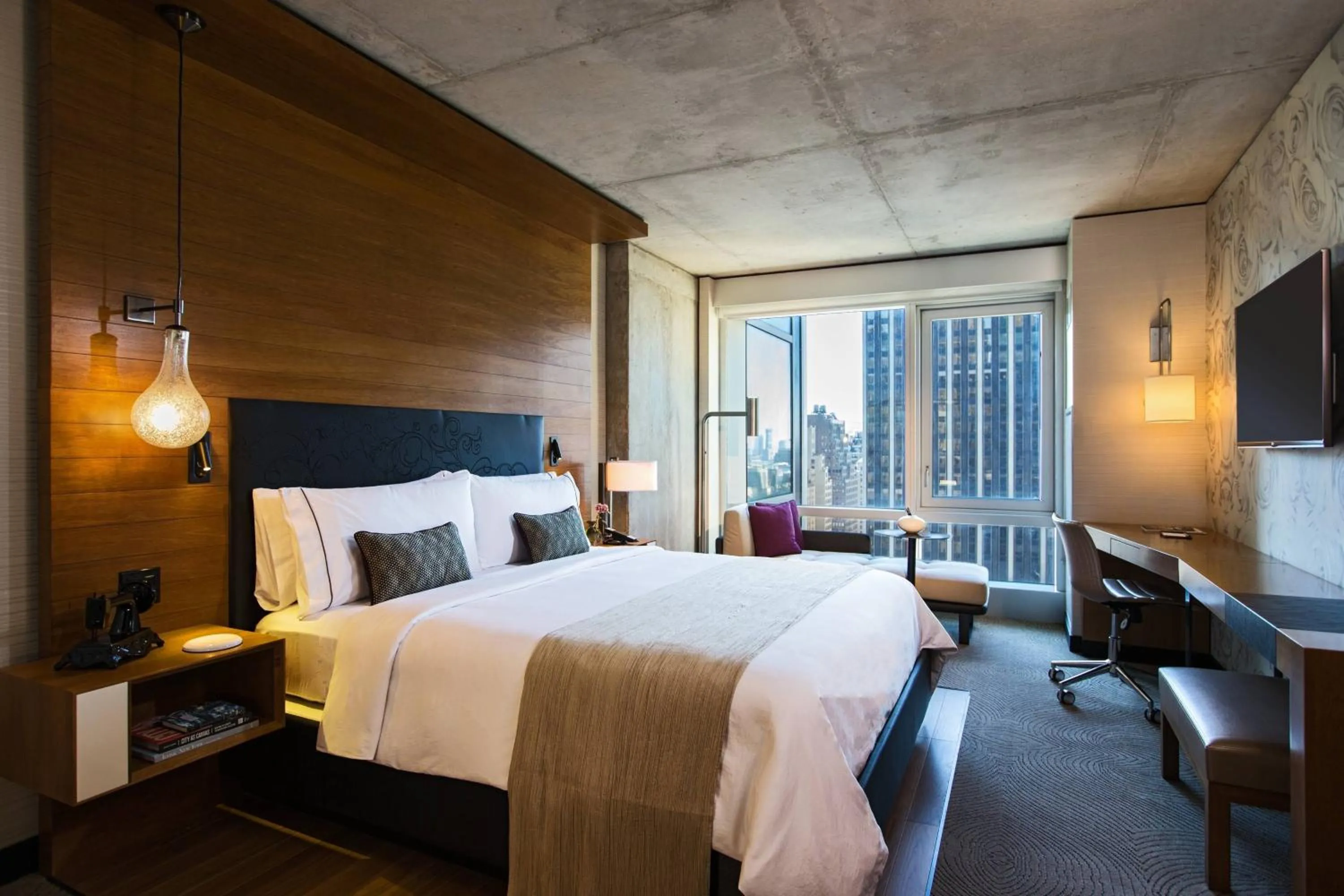 Photo of the whole room, Bed in Renaissance New York Midtown Hotel