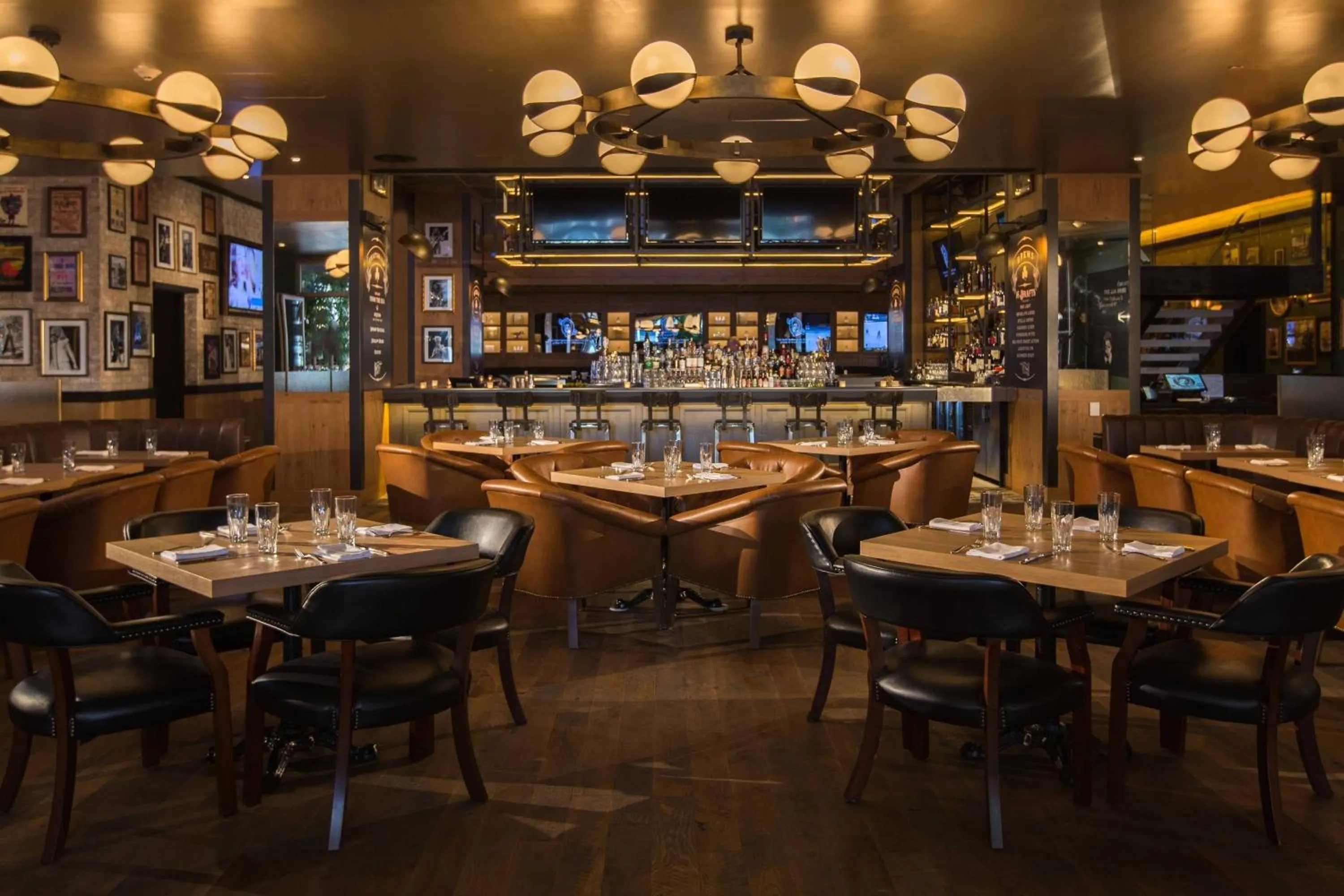 Restaurant/places to eat in Renaissance New York Midtown Hotel