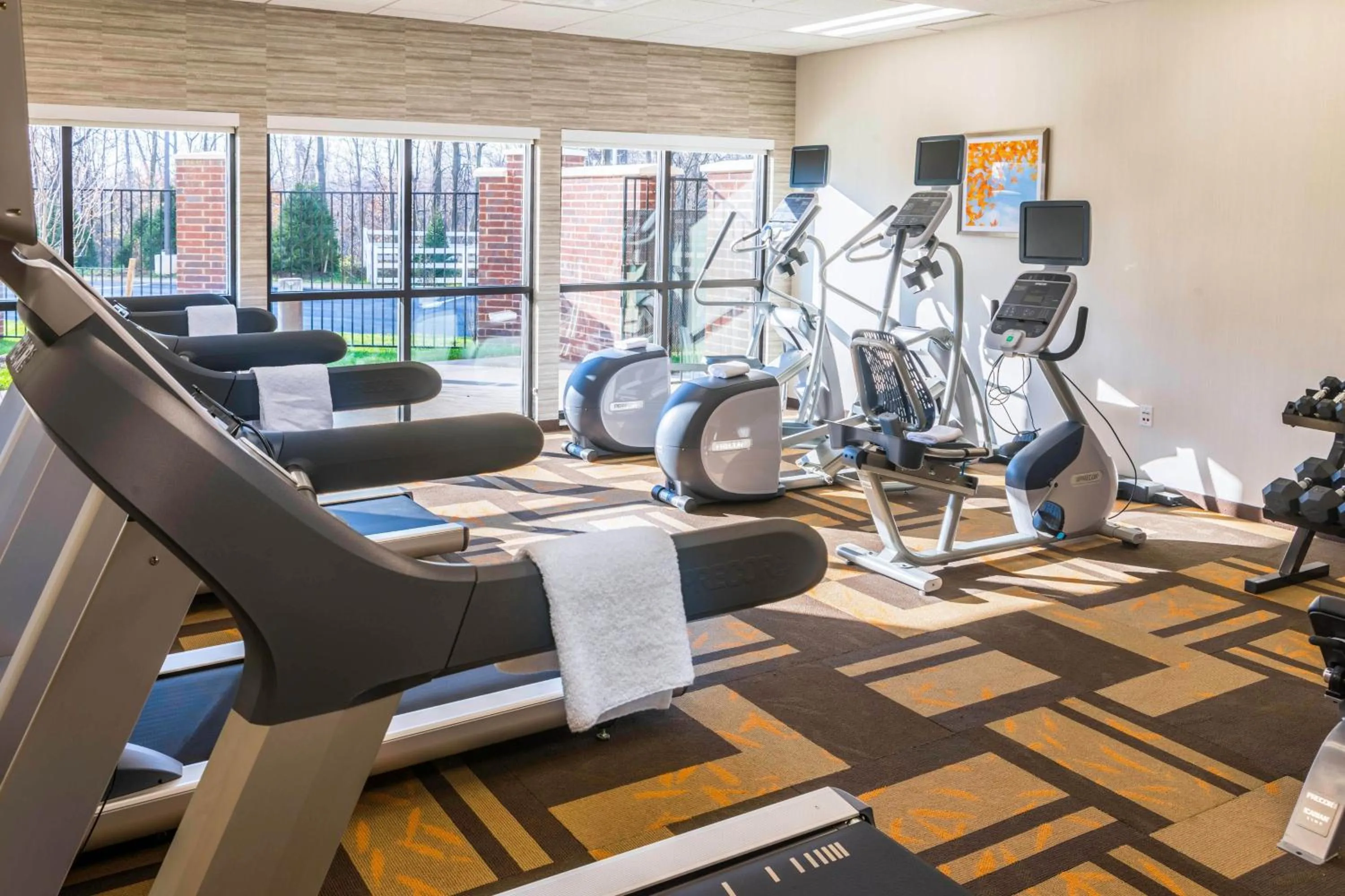 Fitness centre/facilities in Courtyard Largo Medical Center Drive