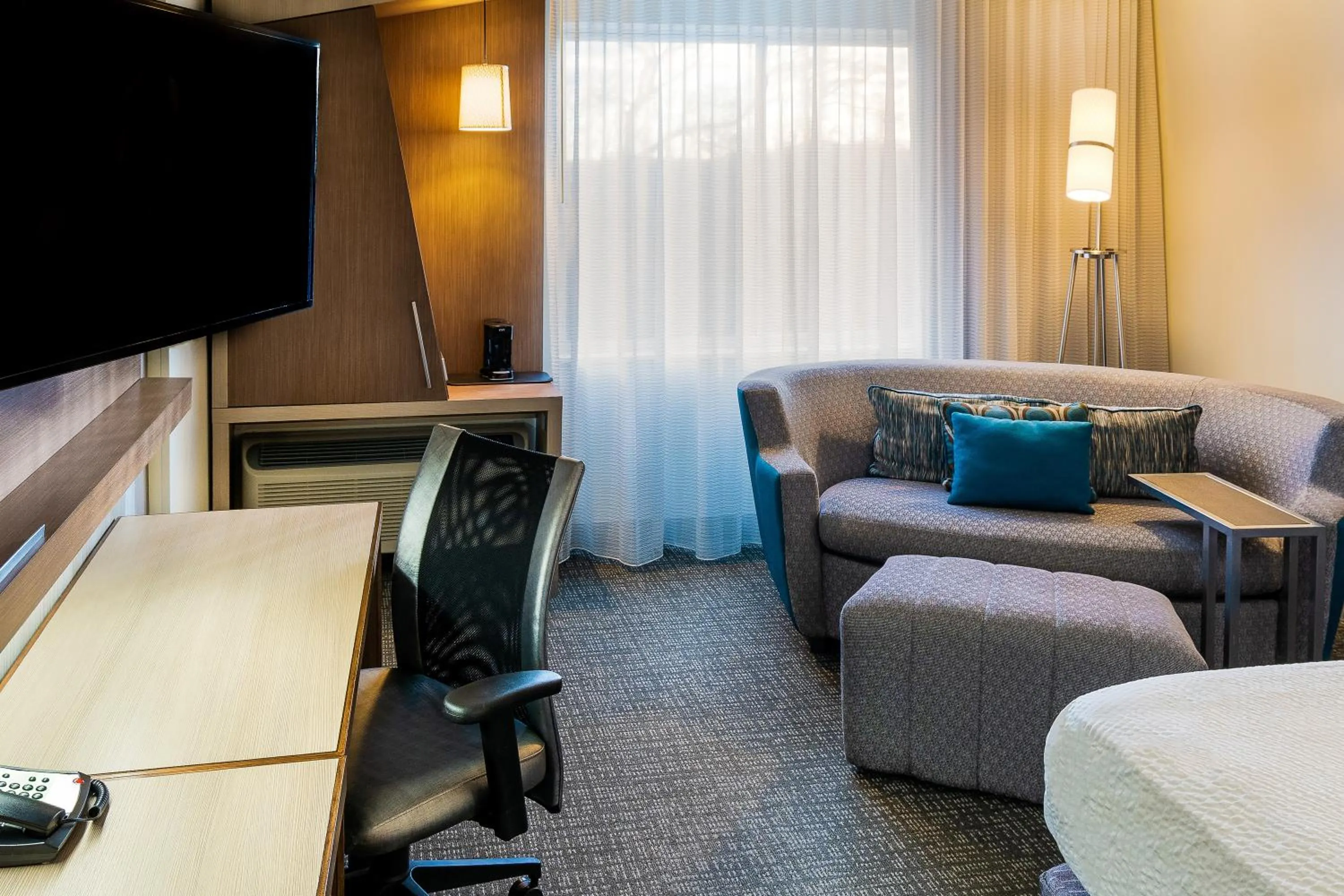 Seating area in Courtyard Largo Medical Center Drive