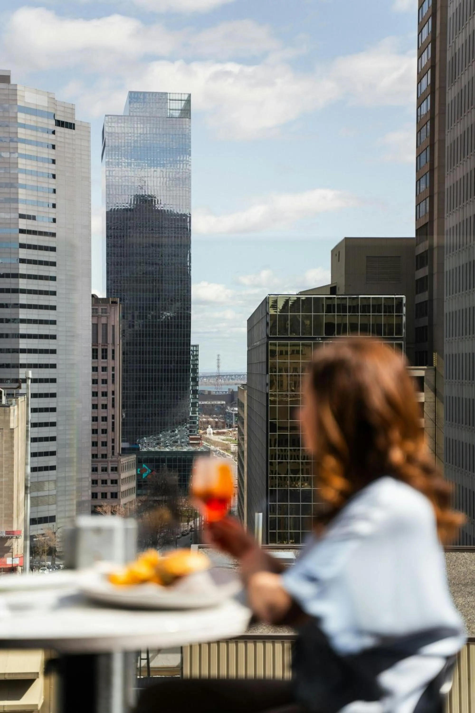 Restaurant/places to eat in Renaissance Montreal Downtown Hotel