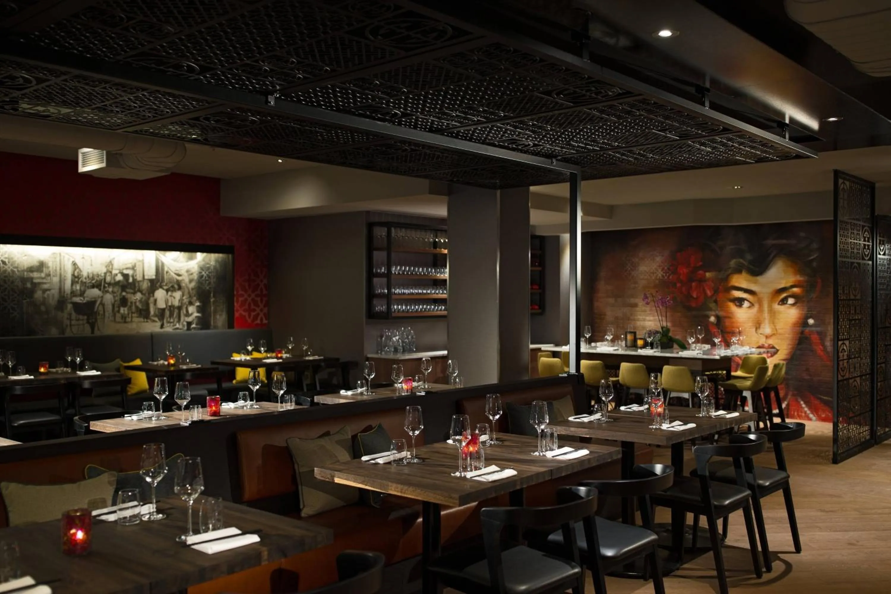 Restaurant/places to eat in Renaissance Montreal Downtown Hotel