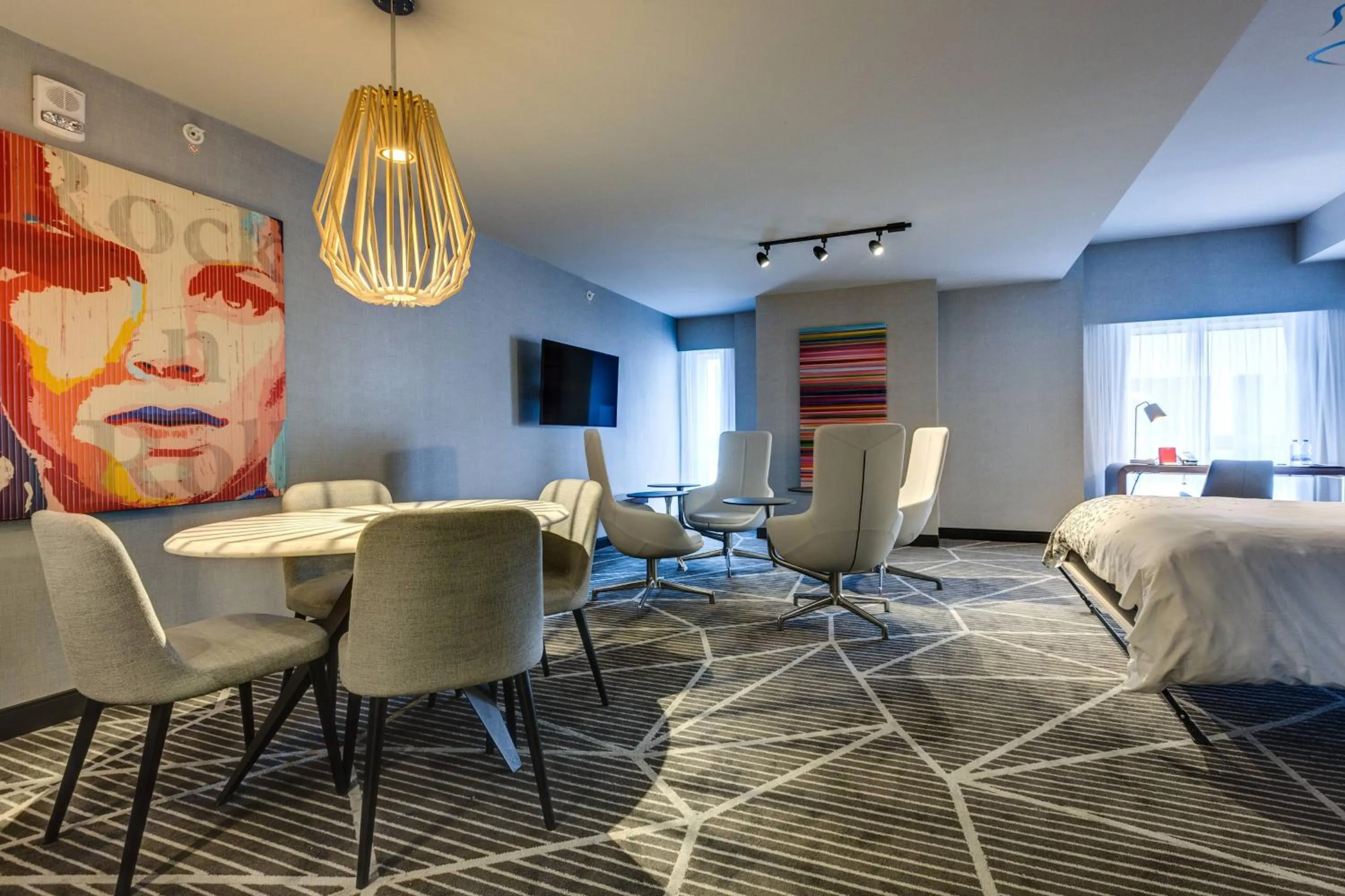 Photo of the whole room in Renaissance Montreal Downtown Hotel