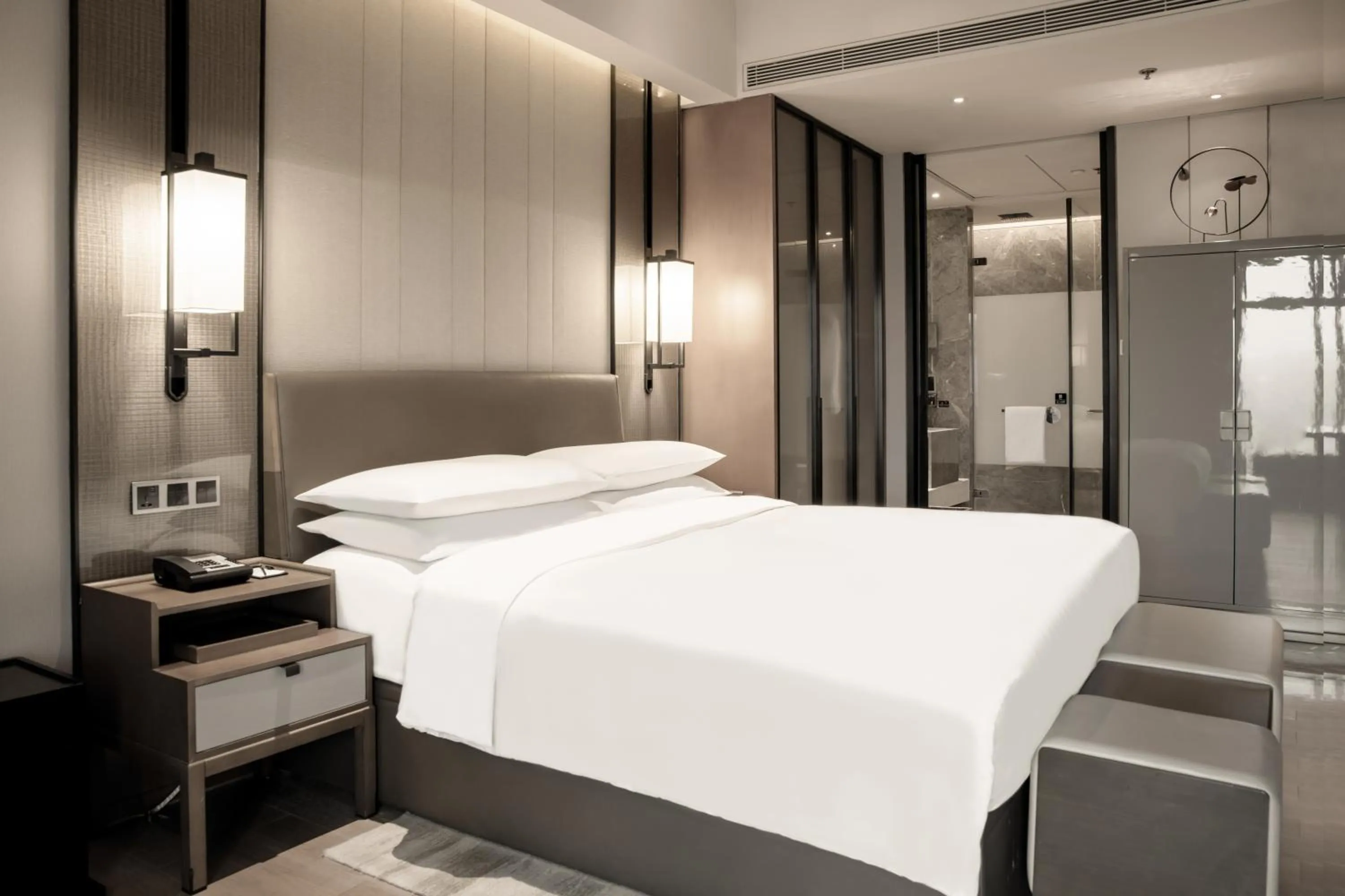 Bedroom, Bed in Chongqing Marriott Hotel