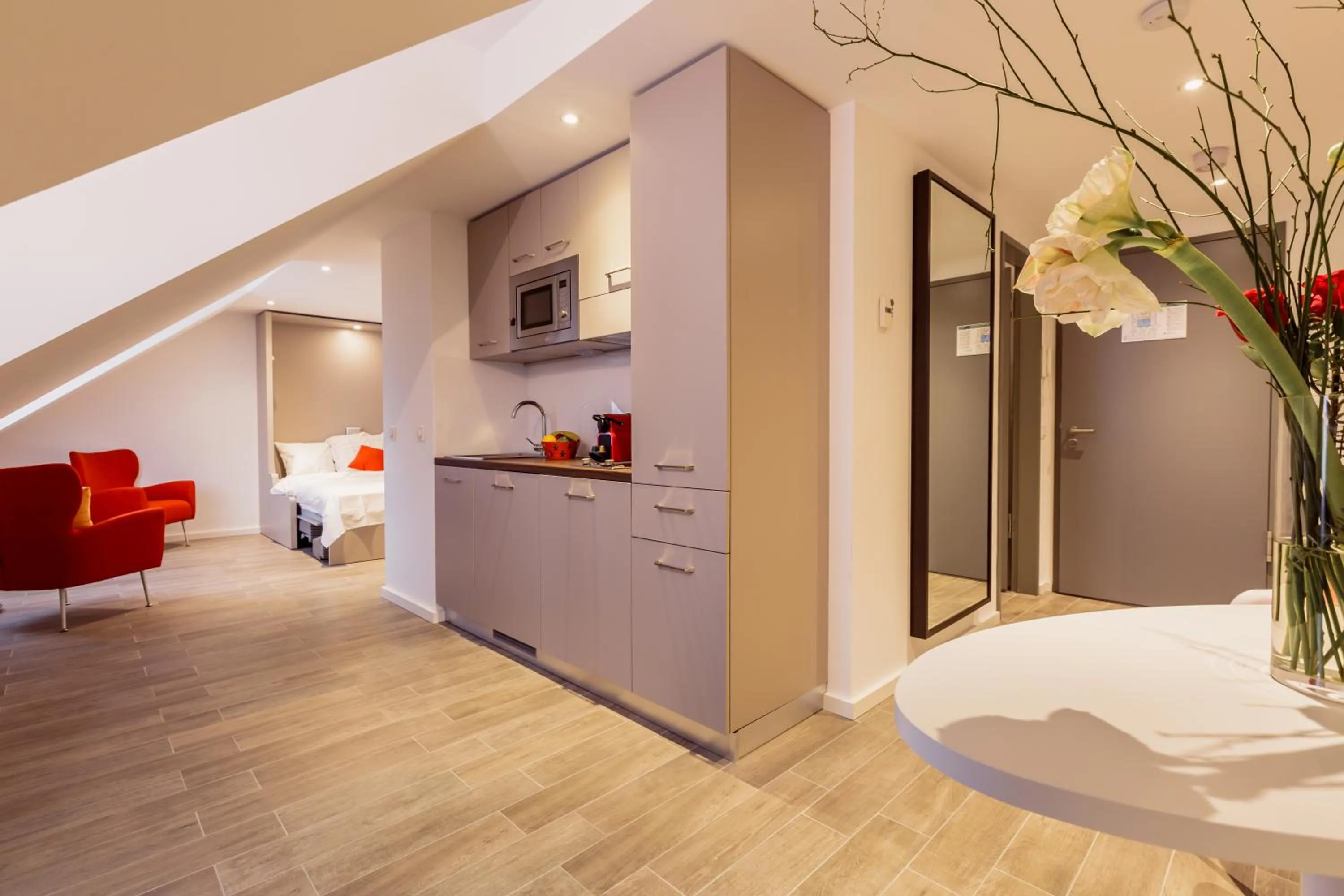 Photo of the whole room, Bed in 360 Apartment Hotel Frankfurt