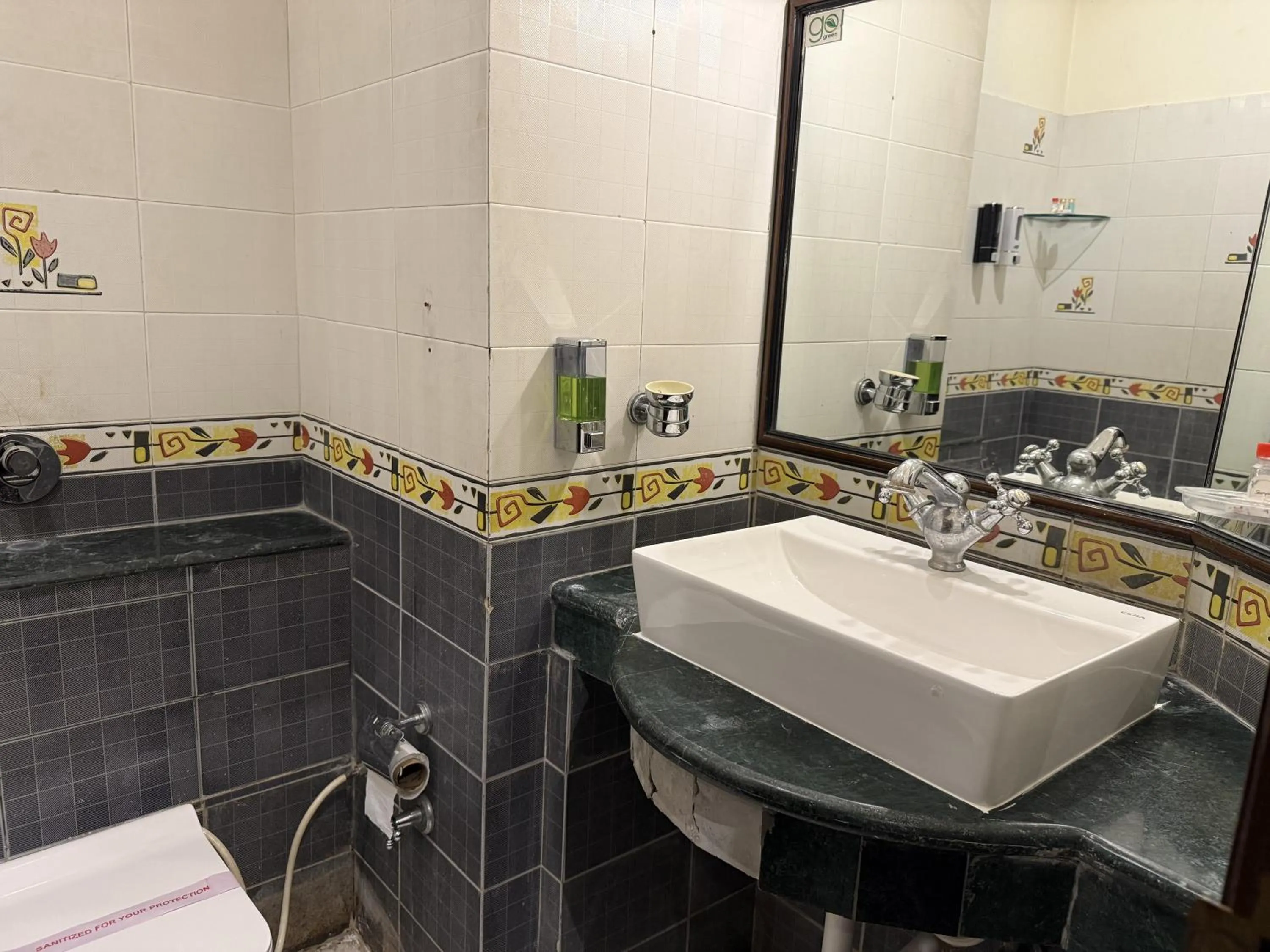 Bathroom in Hotel Diplomat Residency