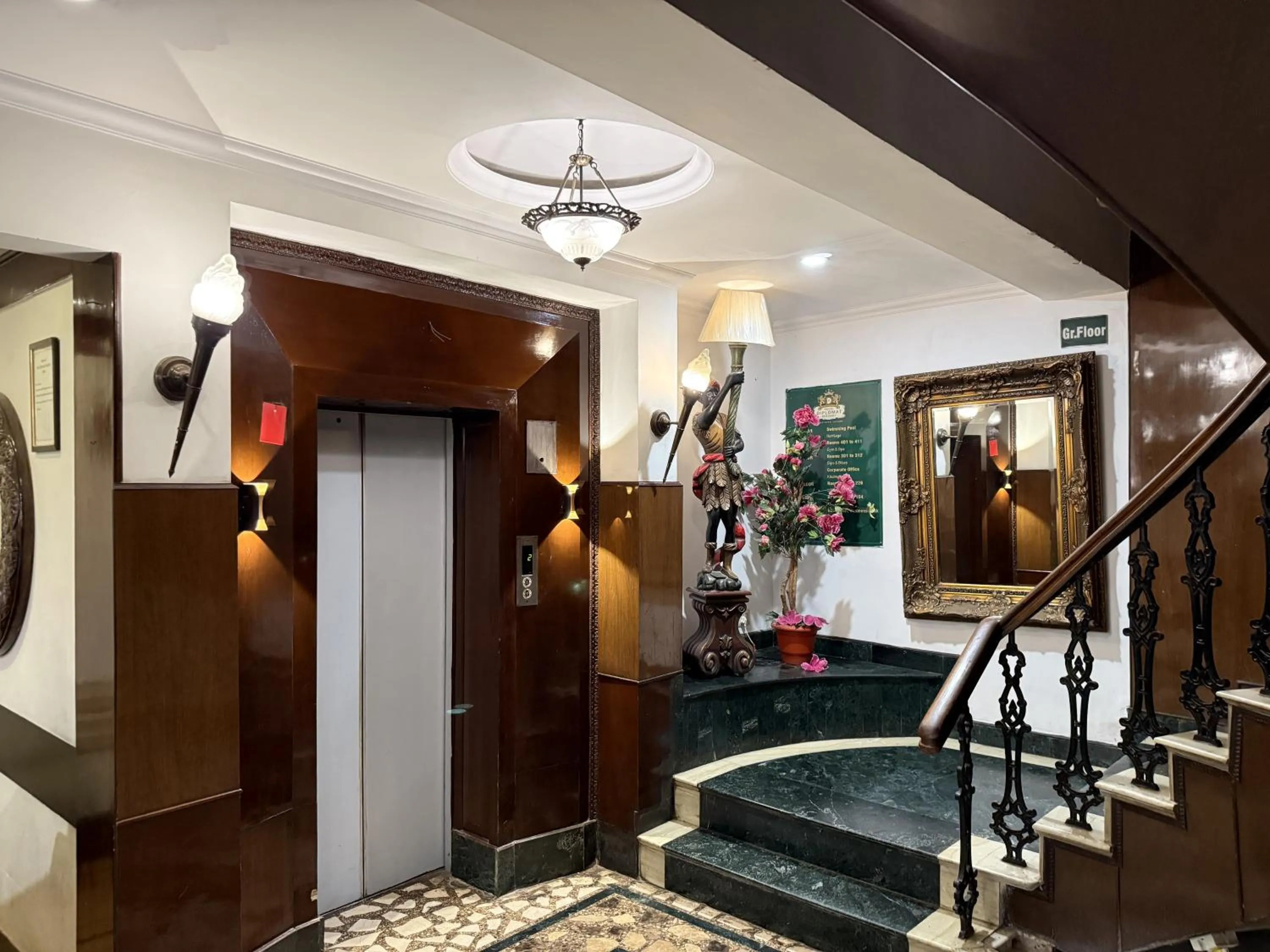 elevator in Hotel Diplomat Residency