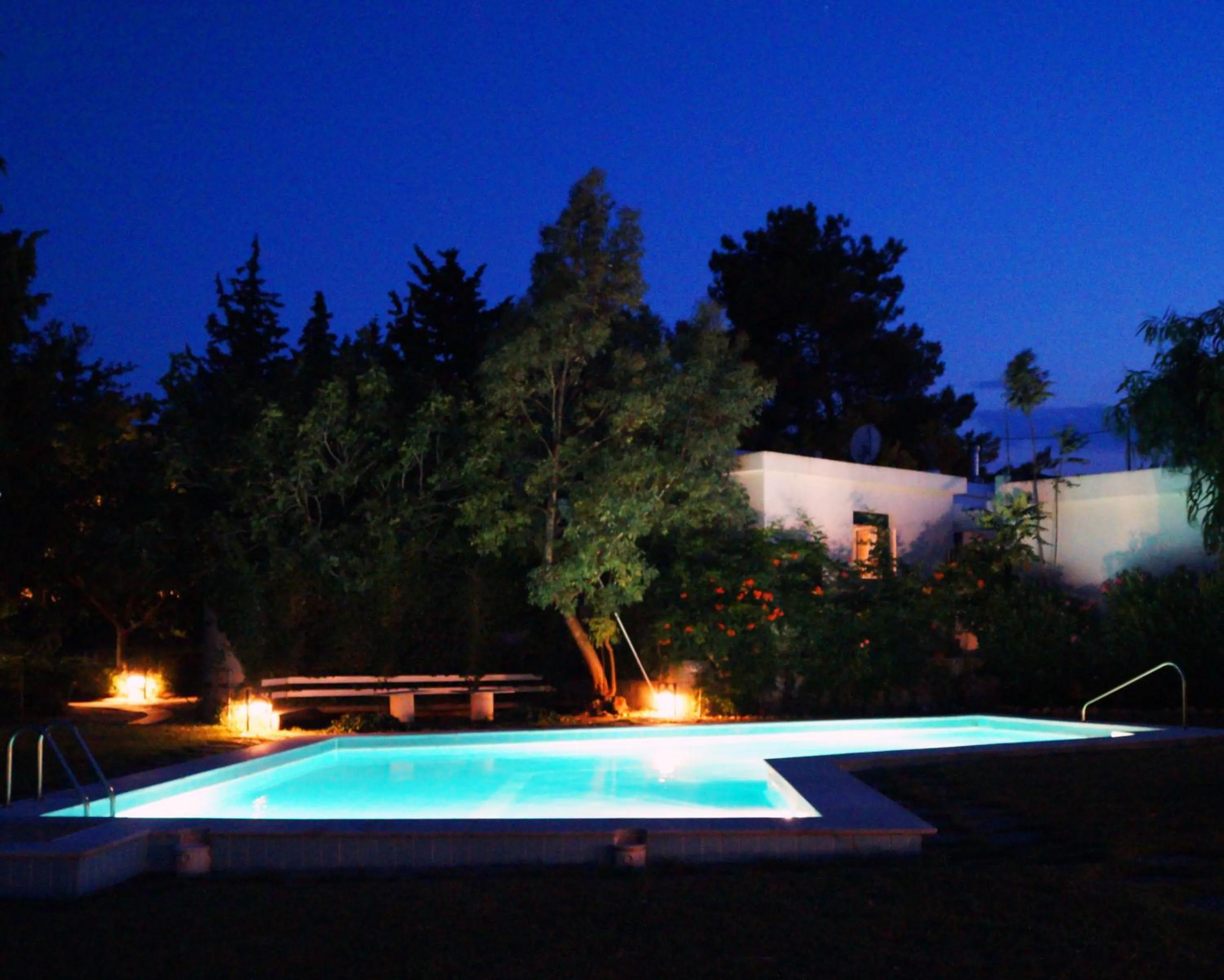 Swimming pool in Angelbay Bungalows