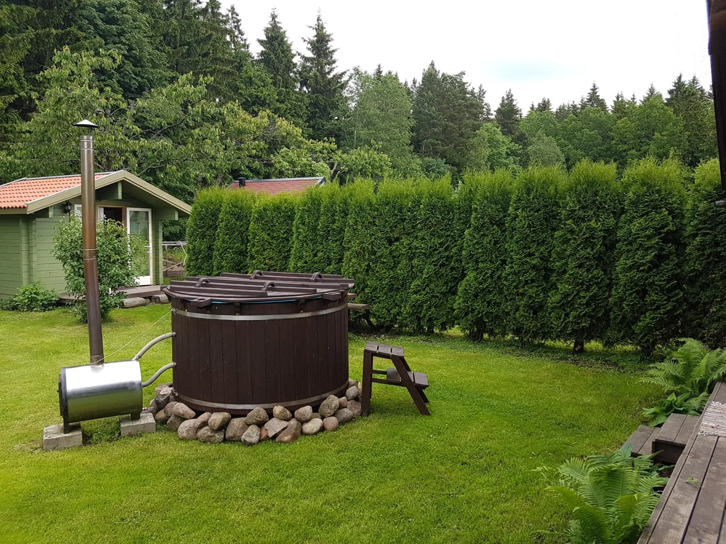 Hot Tub in North Lake Villa Plateliai