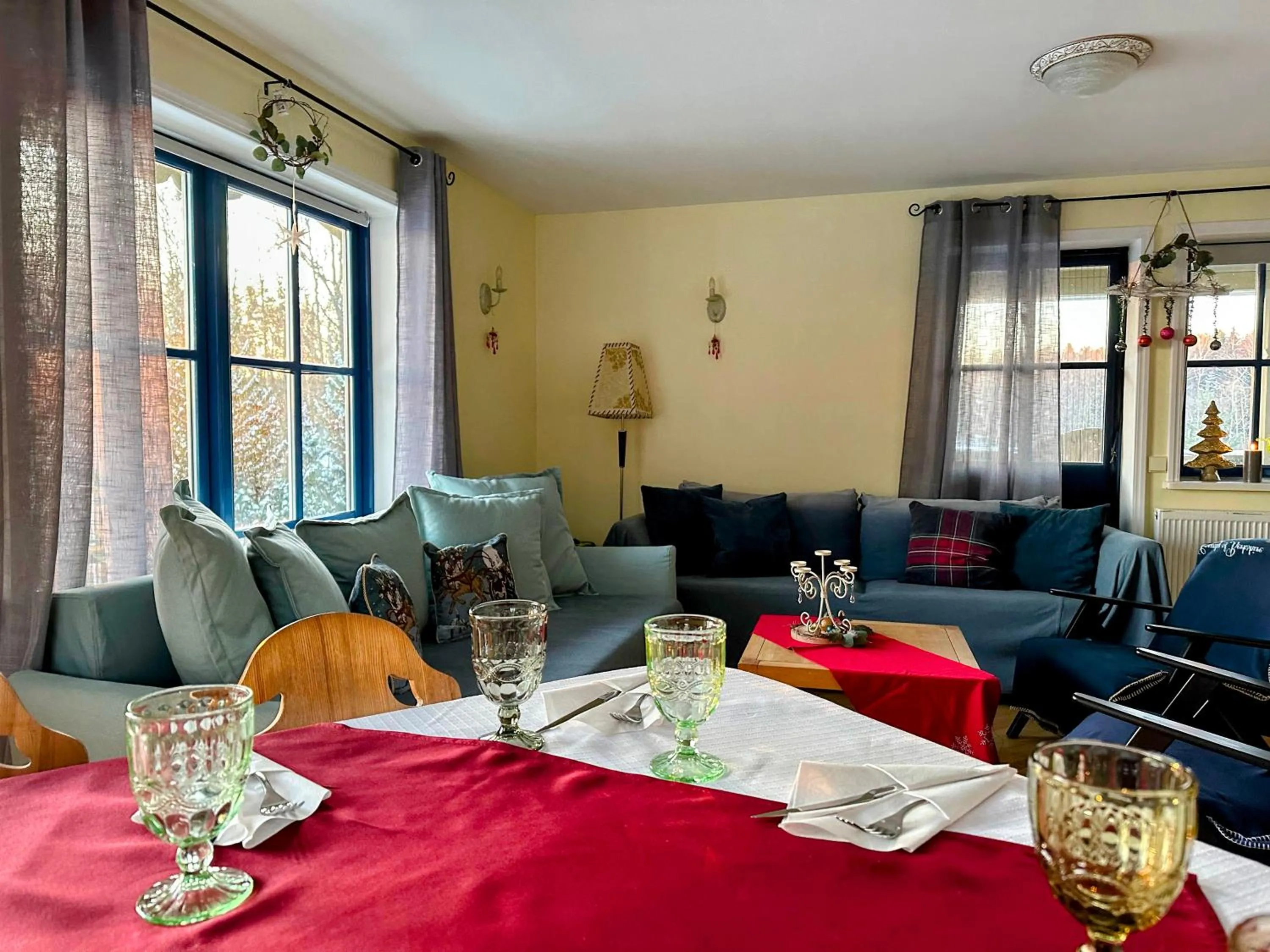 Seating area in North Lake Villa Plateliai