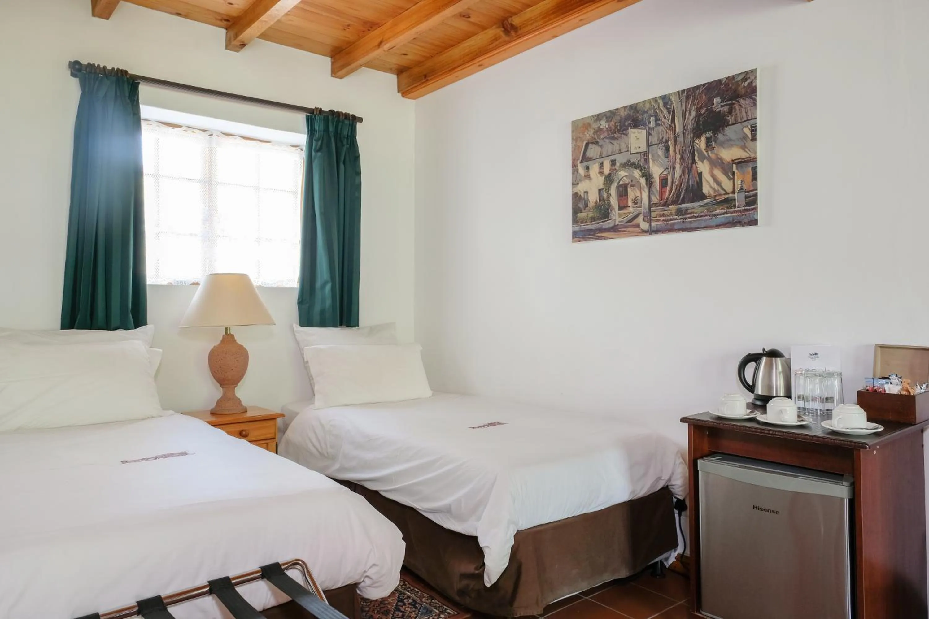 Coffee/tea facilities, Bed in Houw Hoek Hotel