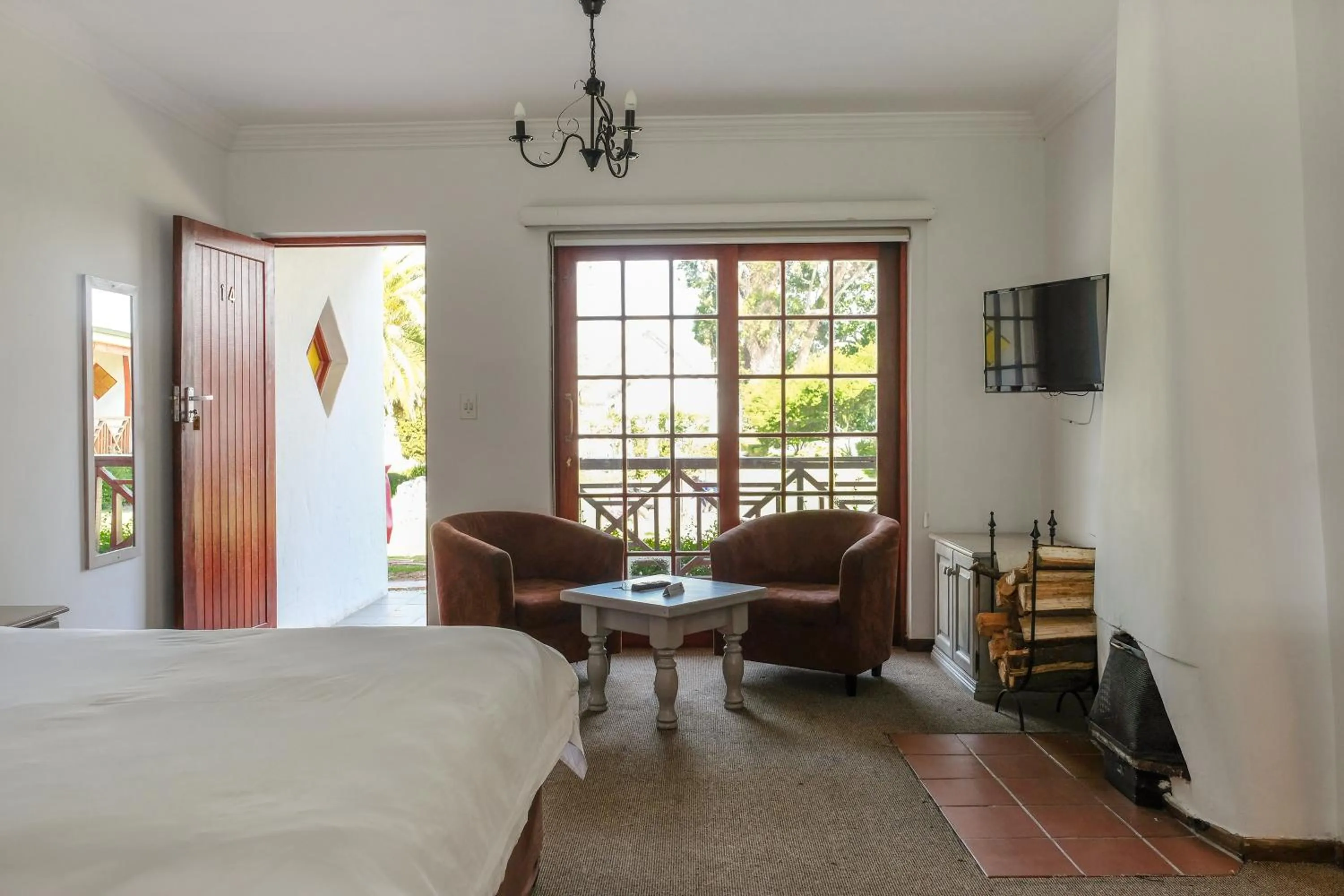 TV and multimedia, Bed in Houw Hoek Hotel