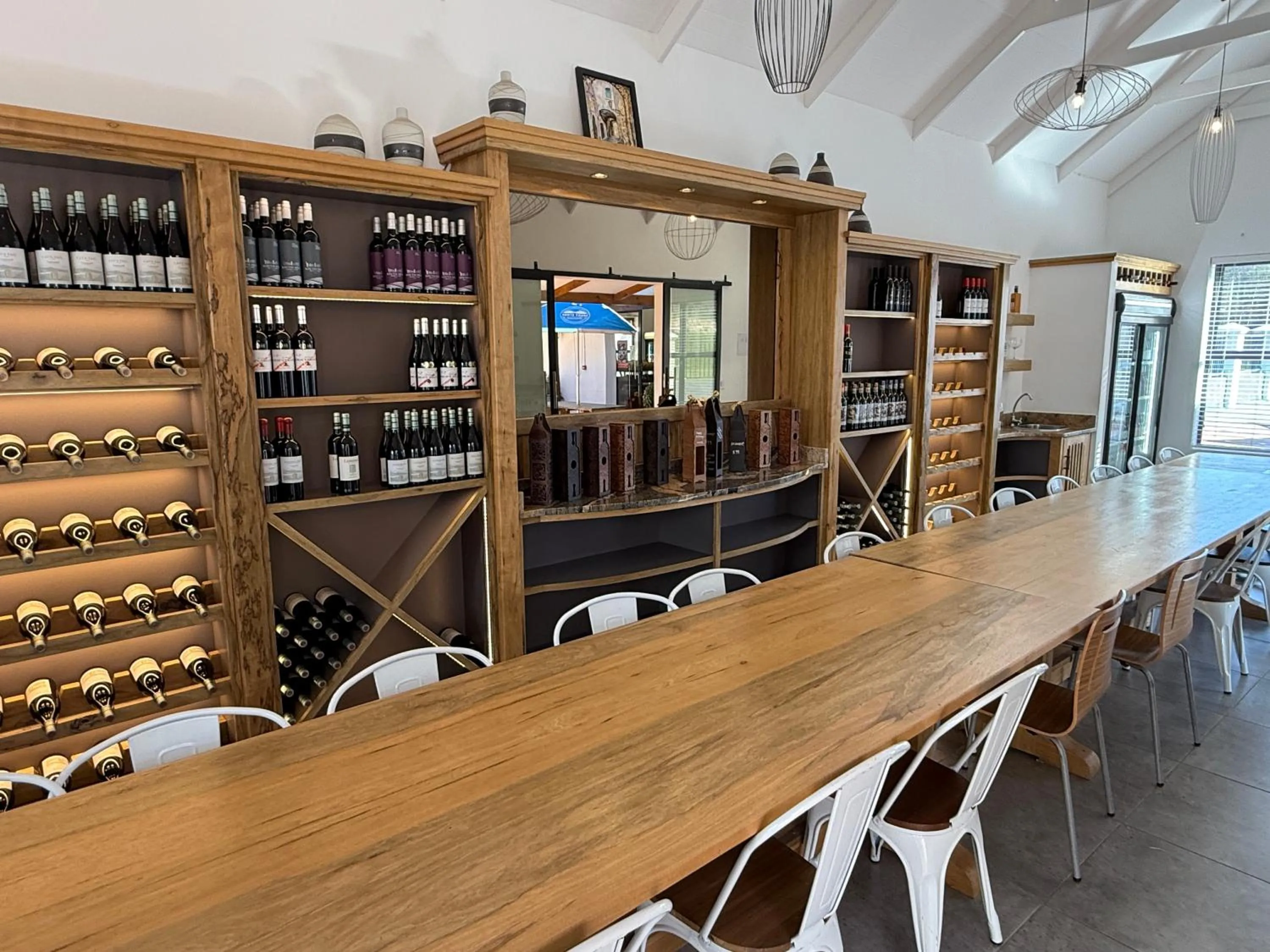 On-site shops in Houw Hoek Hotel