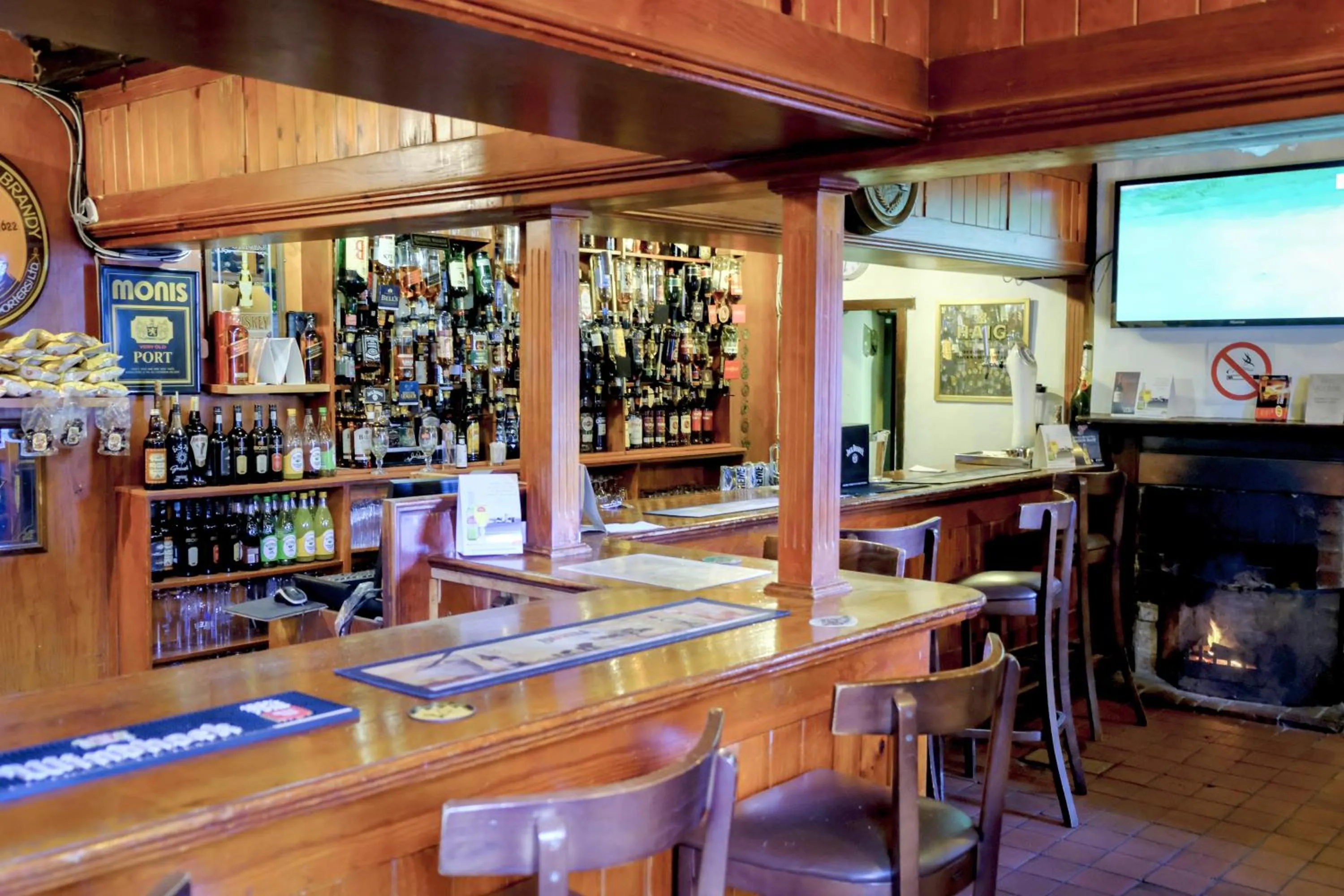 Restaurant/places to eat in Houw Hoek Hotel