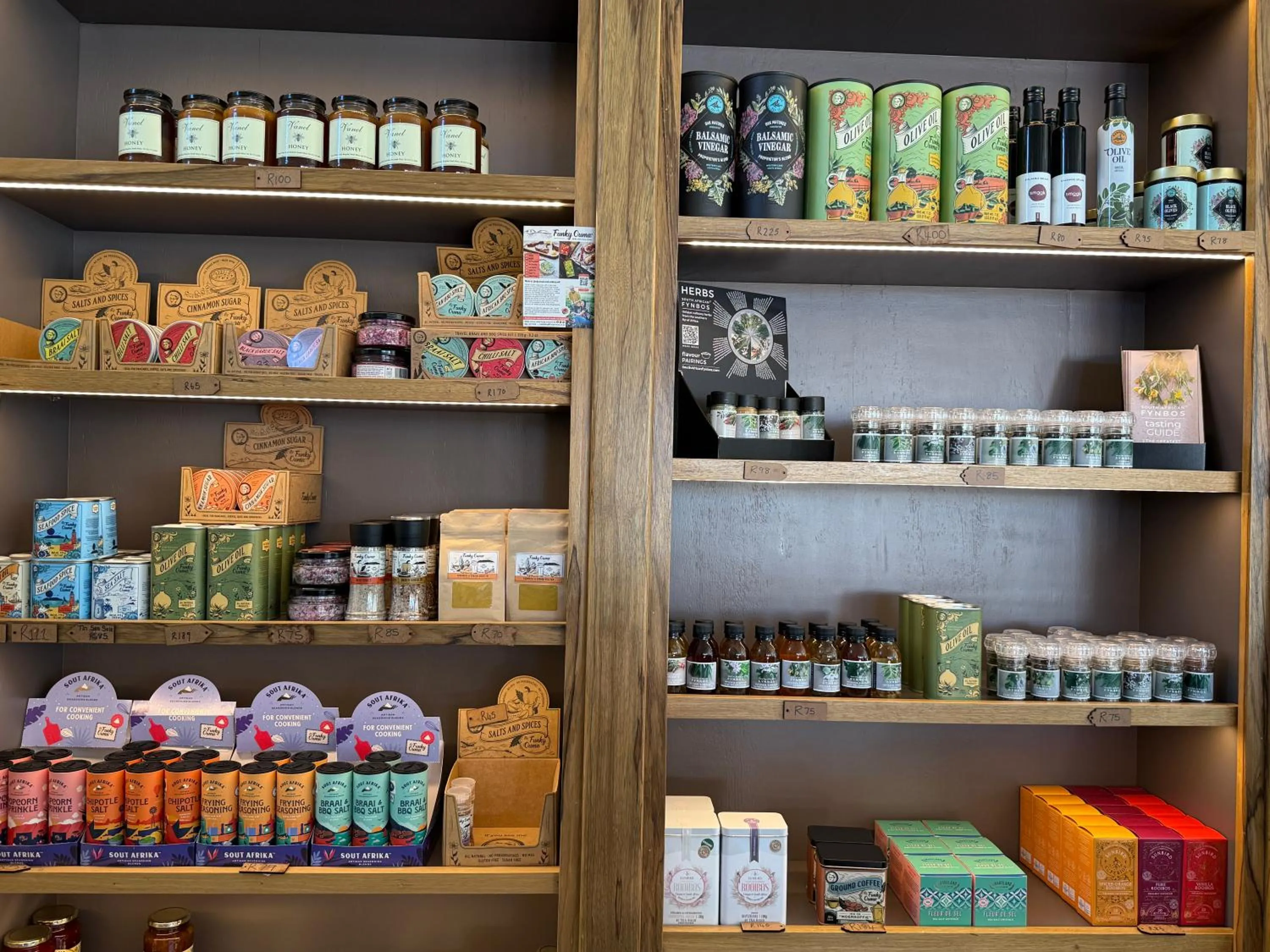 On-site shops in Houw Hoek Hotel