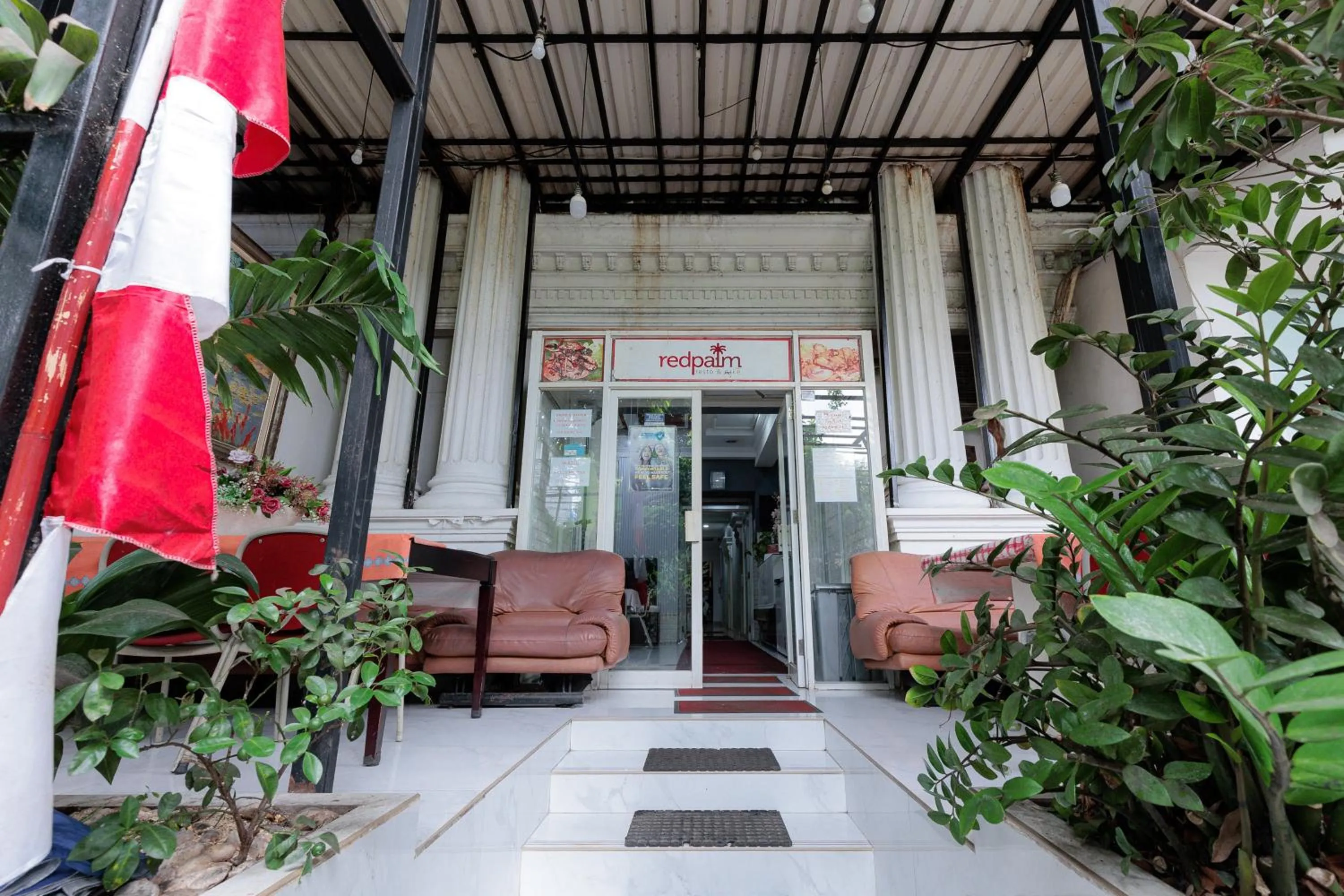 Facade/entrance in RedDoorz Plus @ Guntur Raya Setiabudi