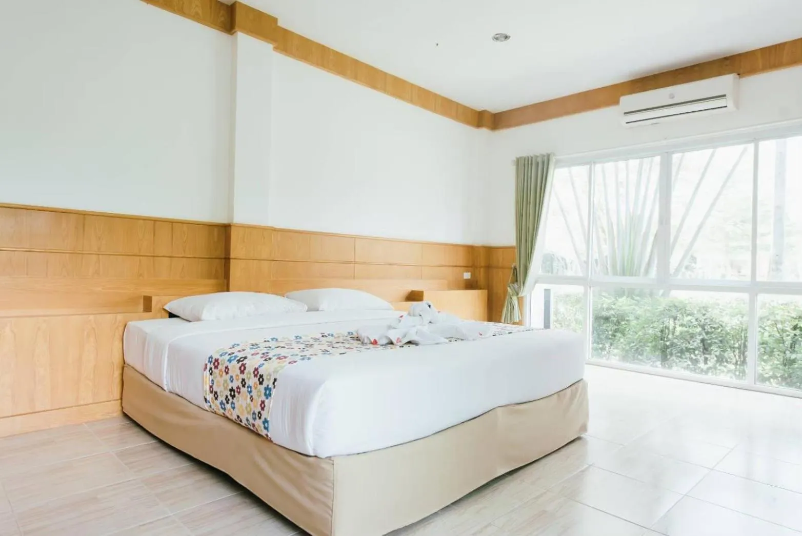 Bed in Wangyao Riverside Resort