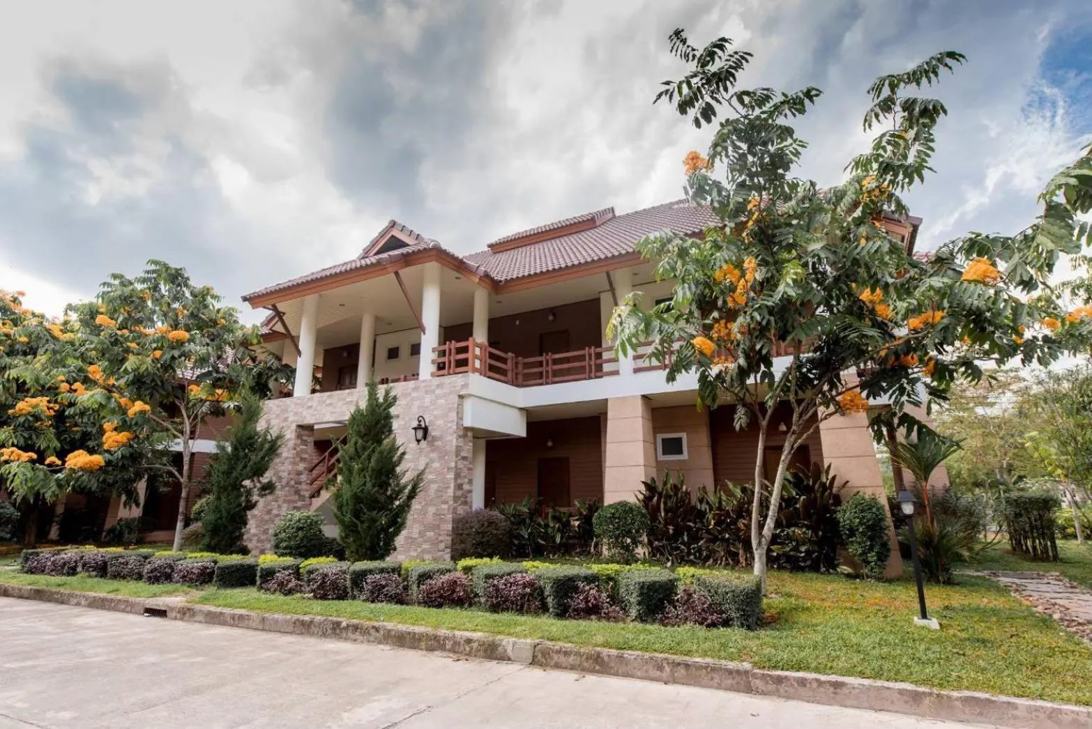 Property building in Wangyao Riverside Resort