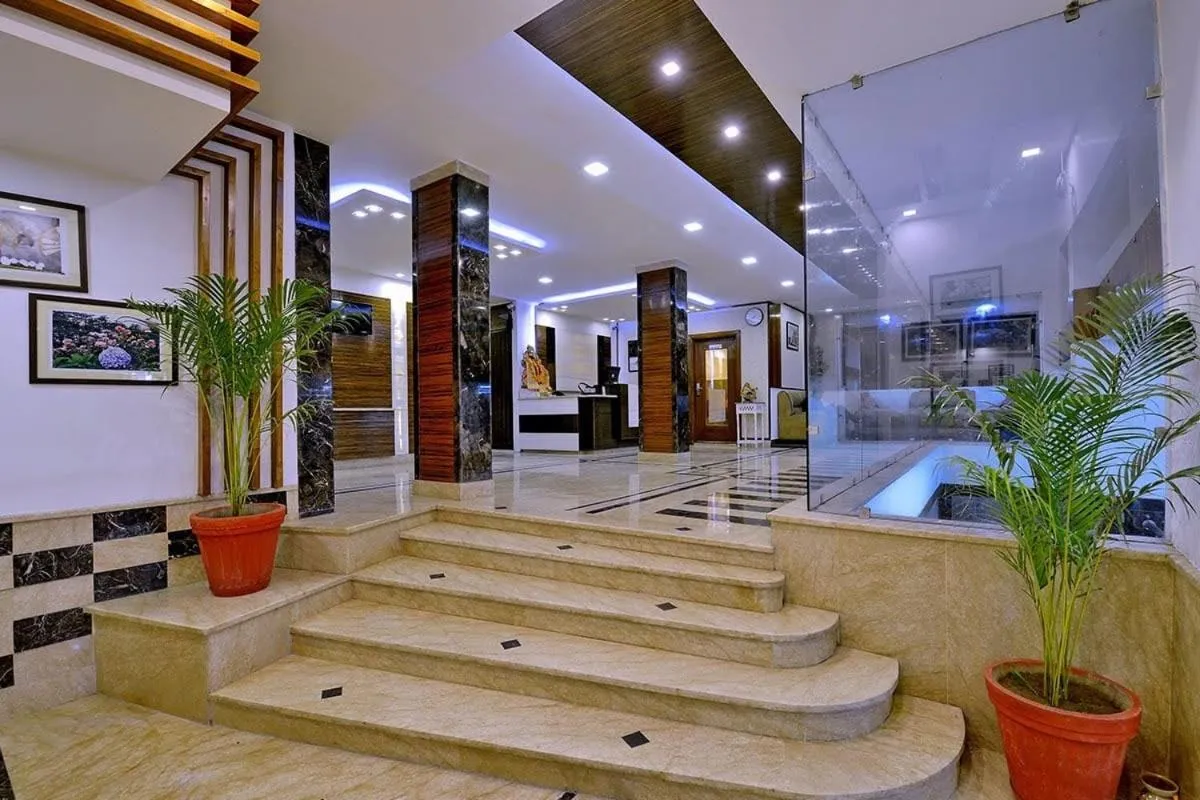 Lobby or reception in Hotel Mayur by RoomsInc Katra