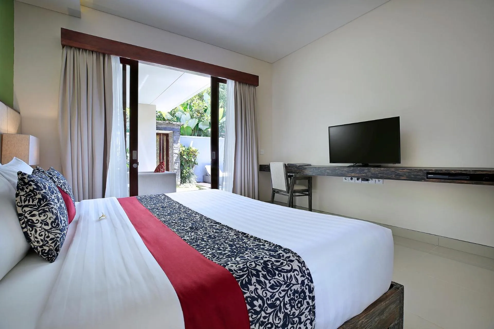 Bed in Royal Samaja Villas
