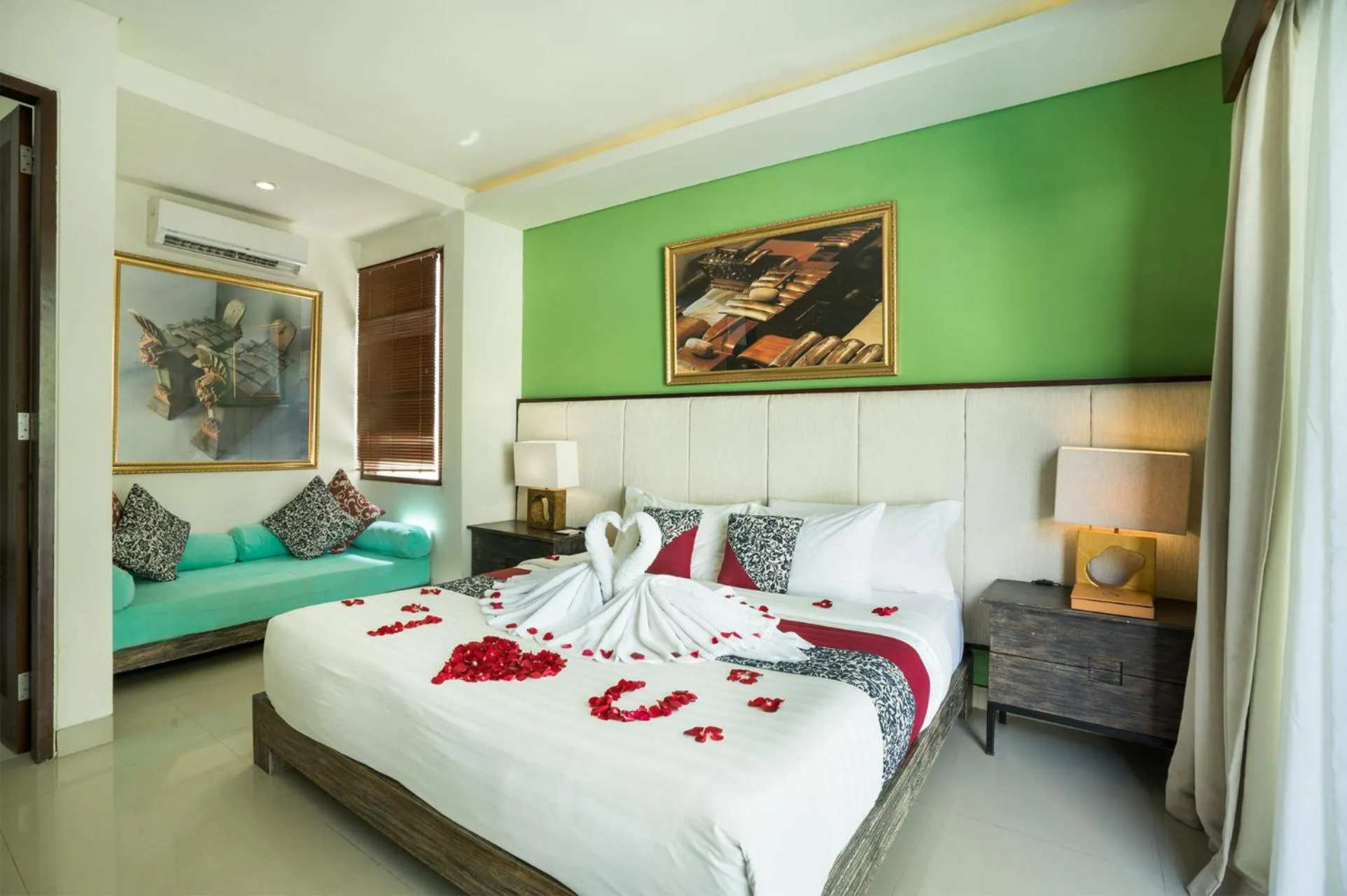 Bedroom, Bed in Royal Samaja Villas
