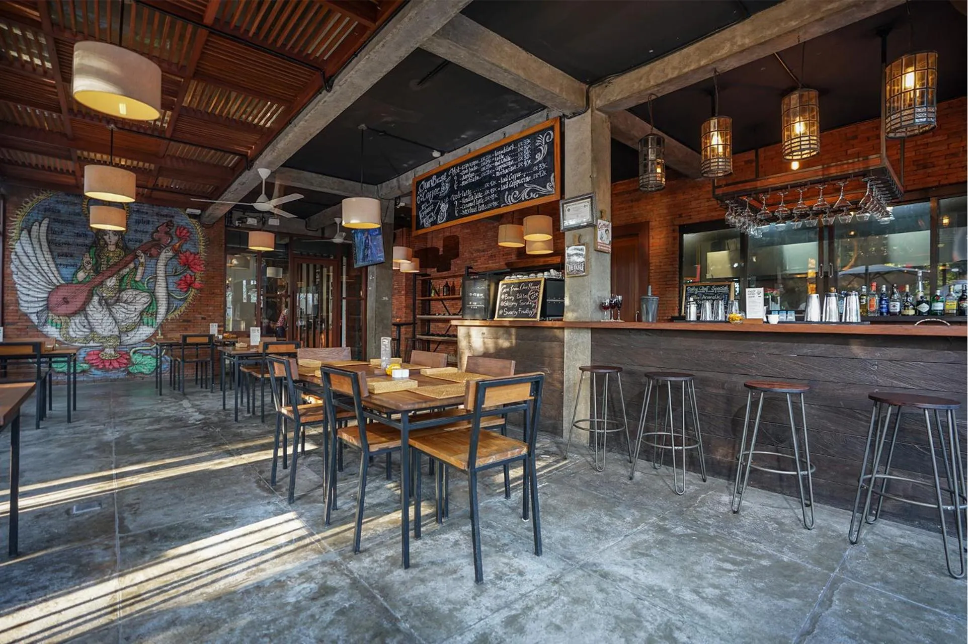 Restaurant/places to eat in Royal Samaja Villas