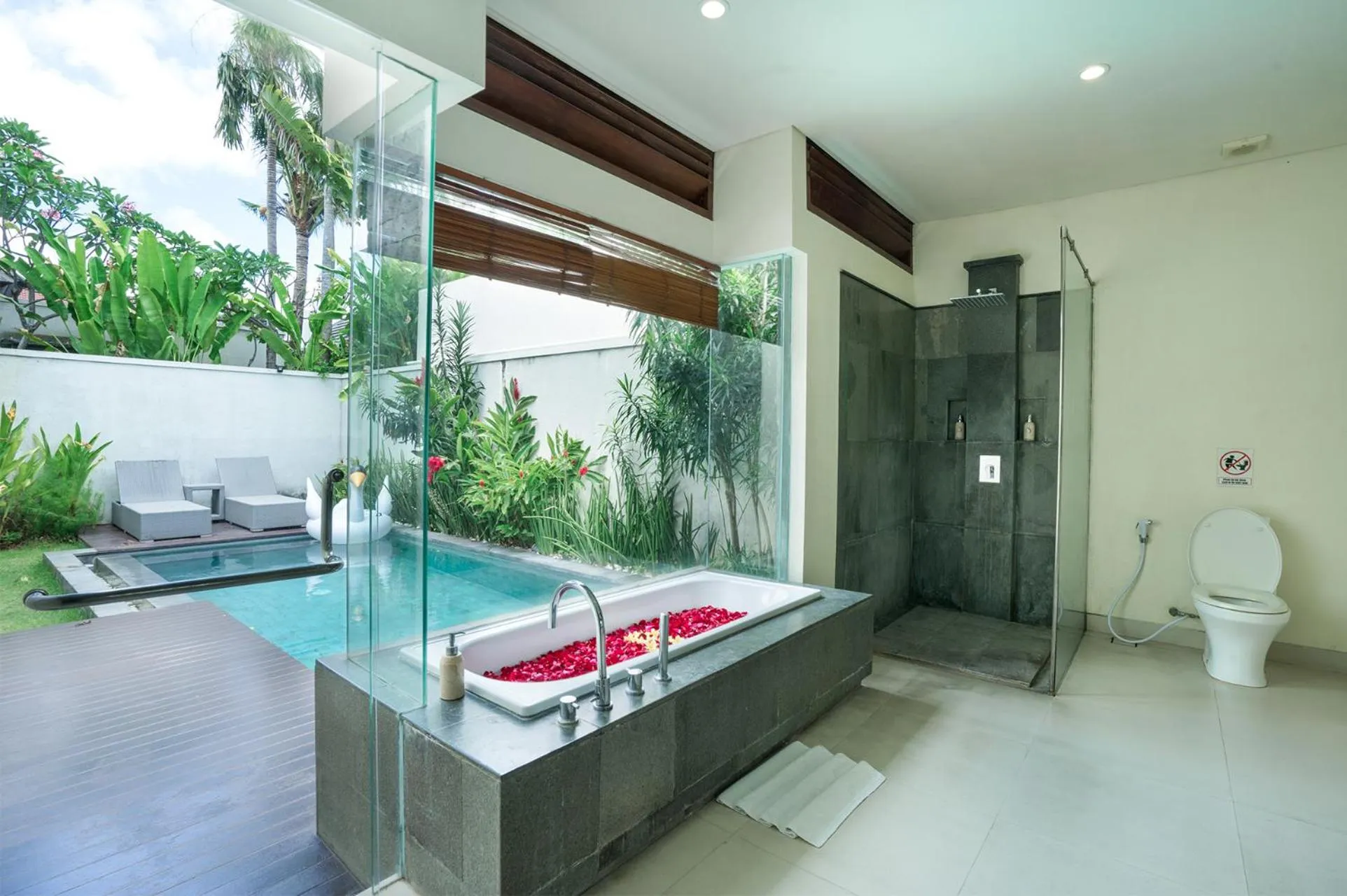 Bathroom in Royal Samaja Villas